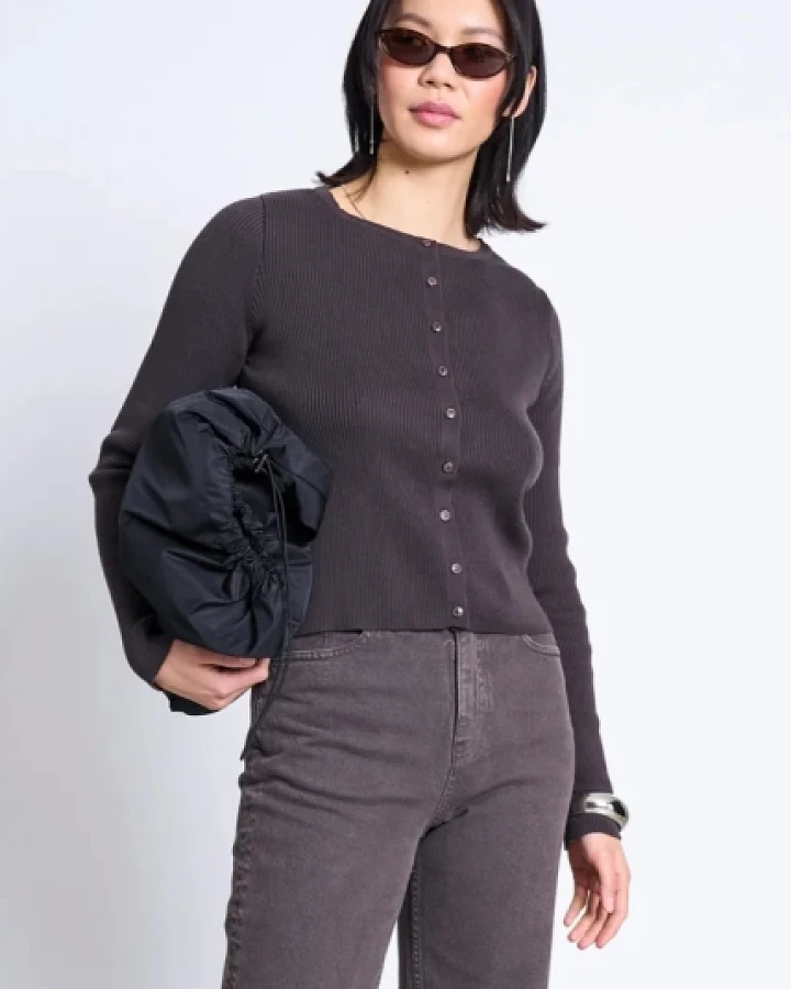 JAN 'N JUNE Damen vegan Strickjacke Mit Rundhalsausschnitt Glimt Zartbitter“