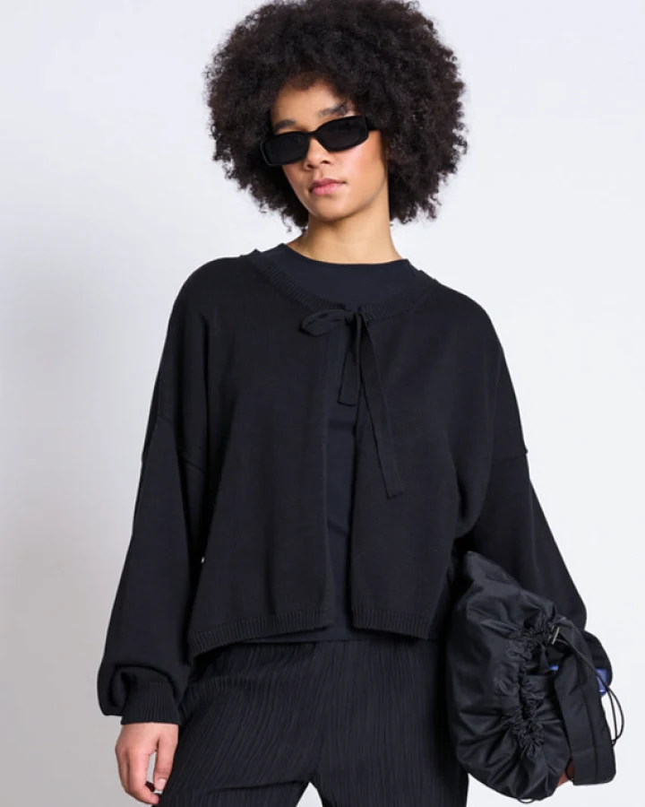 JAN 'N JUNE Damen vegan Lockere Strickjacke Mit Bindeband Zea Black“