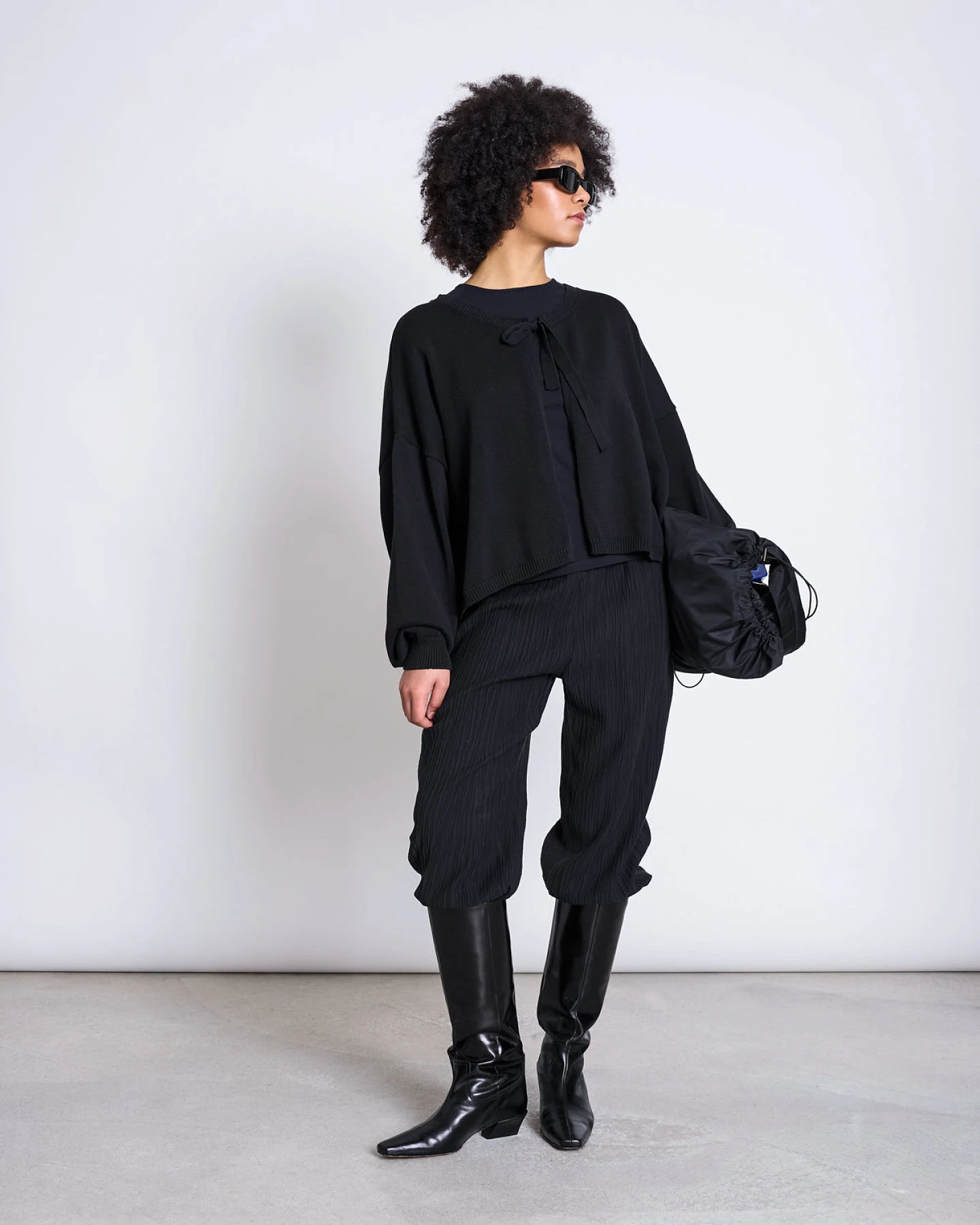 JAN 'N JUNE Damen vegan Lockere Strickjacke Mit Bindeband Zea Black“ – Ansicht 2