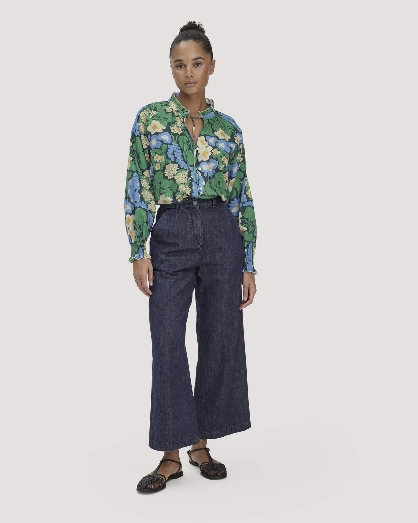 hessnatur Damen Bluse Relaxed LIV LEE aus Bio-Baumwolle - grün - Größe 34 – Ansicht 2