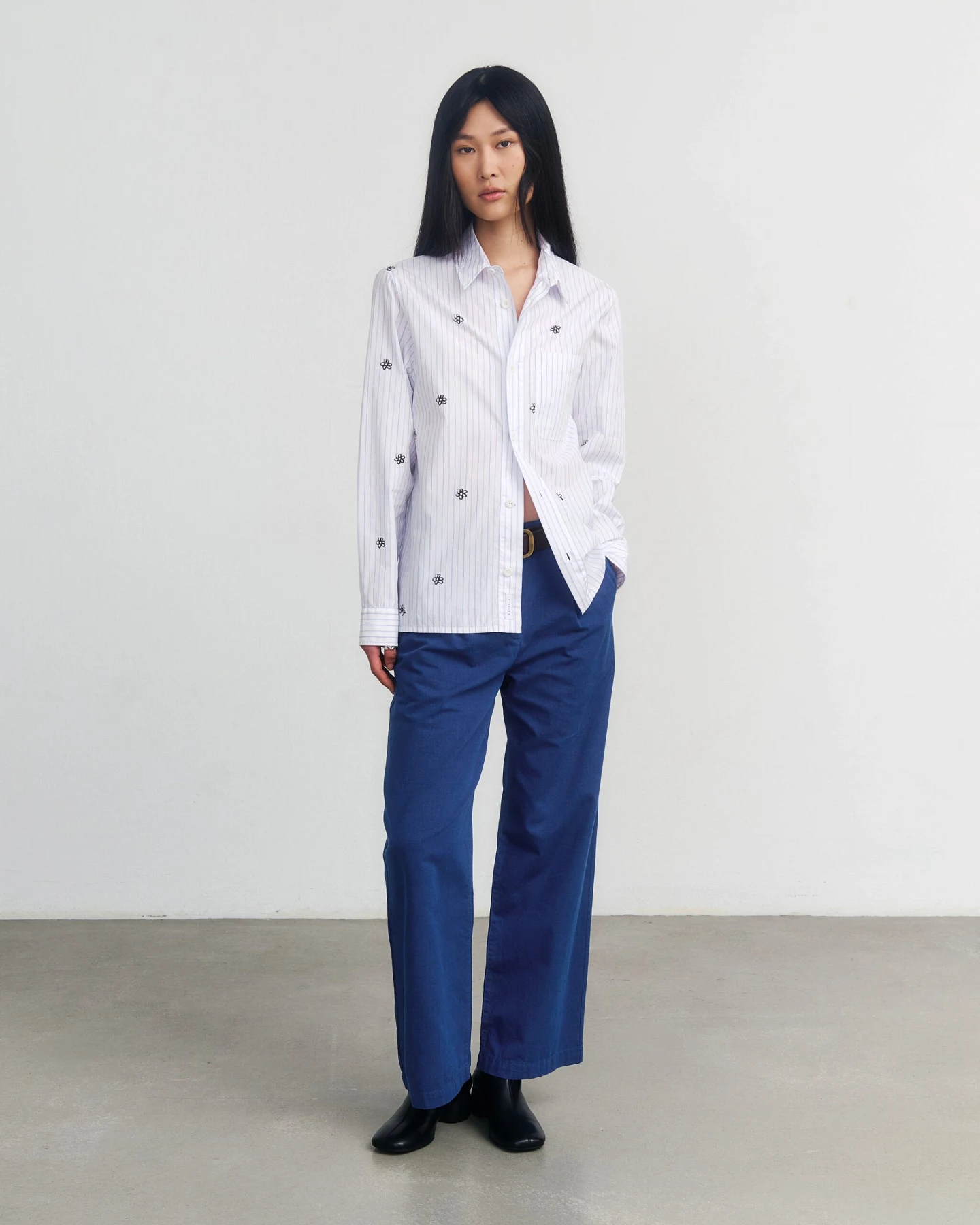 Rotholz Damen vegan Hemd Blumendruck Gestreift Blau – Ansicht 2