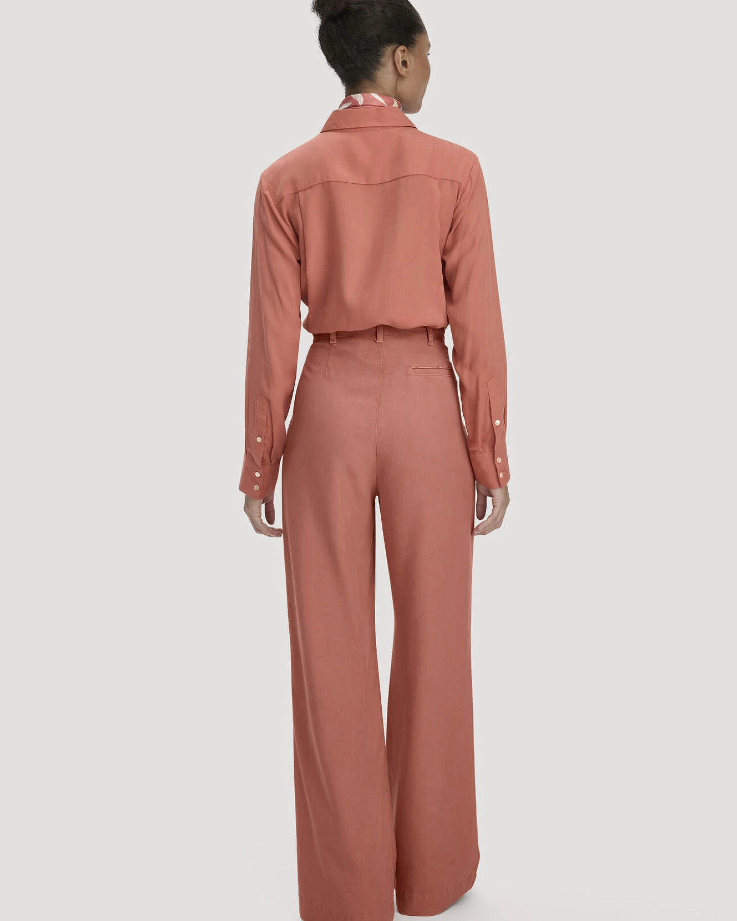 hessnatur Damen Bundfalten Hose Wide Leg aus TENCEL™ Lyocell - orange - Größe 46 – Ansicht 2