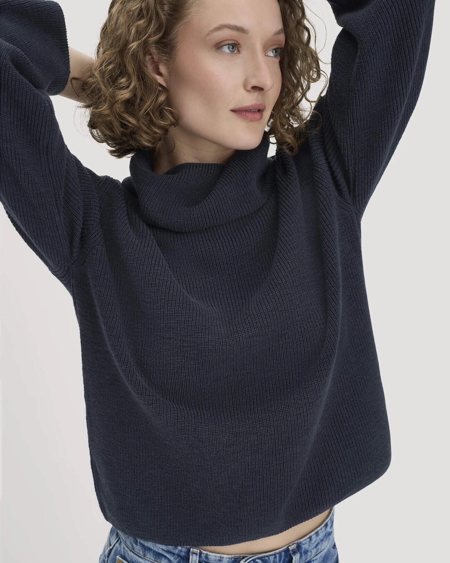 hessnatur Damen Strickpullover Relaxed aus Bio-Baumwolle - blau - Größe XL – Ansicht 4