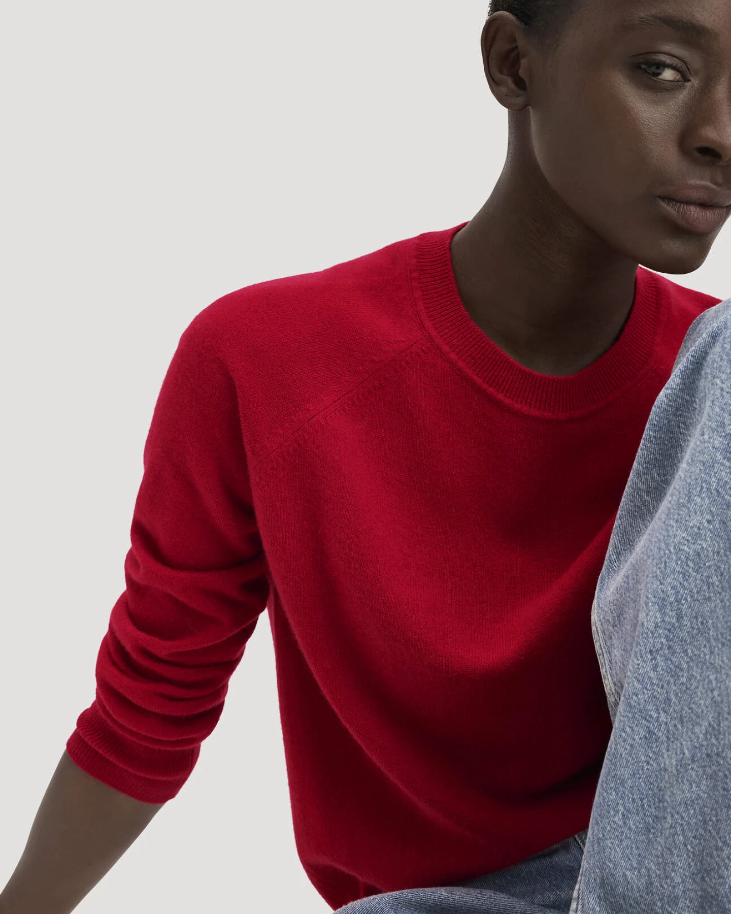hessnatur Damen Pullover Relaxed BETTER RECYCLING aus Cashmere mit Recycling-Anteil - rot - Größe L – Ansicht 4