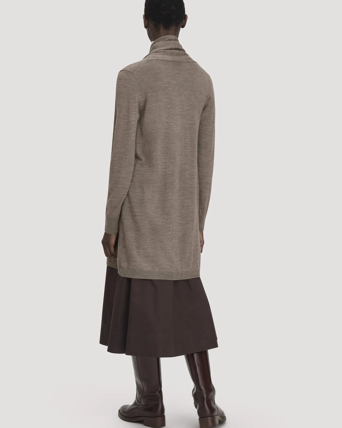 hessnatur Damen Strickjacke Regular aus Bio-Merinowolle - lila - Größe XL – Ansicht 2