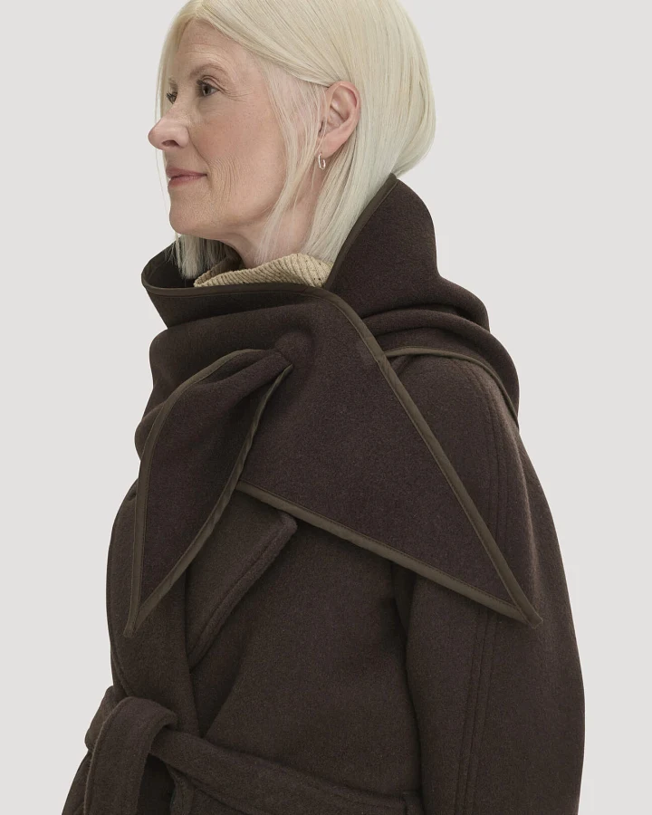 hessnatur Damen Dreieckstuch Doubleface aus recycelter Wolle - braun - Größe 48x132 cm