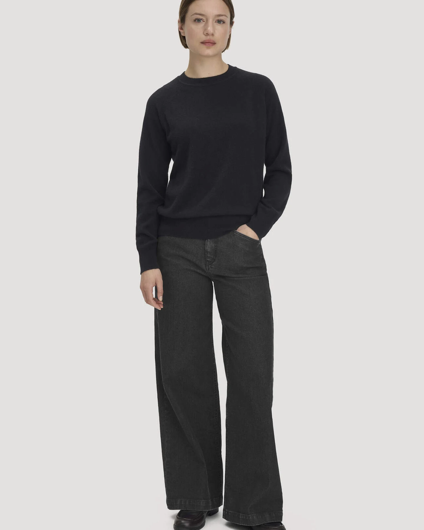 hessnatur Damen Pullover Relaxed BETTER RECYCLING aus Cashmere mit Recycling-Anteil - schwarz - Größe XS – Ansicht 2