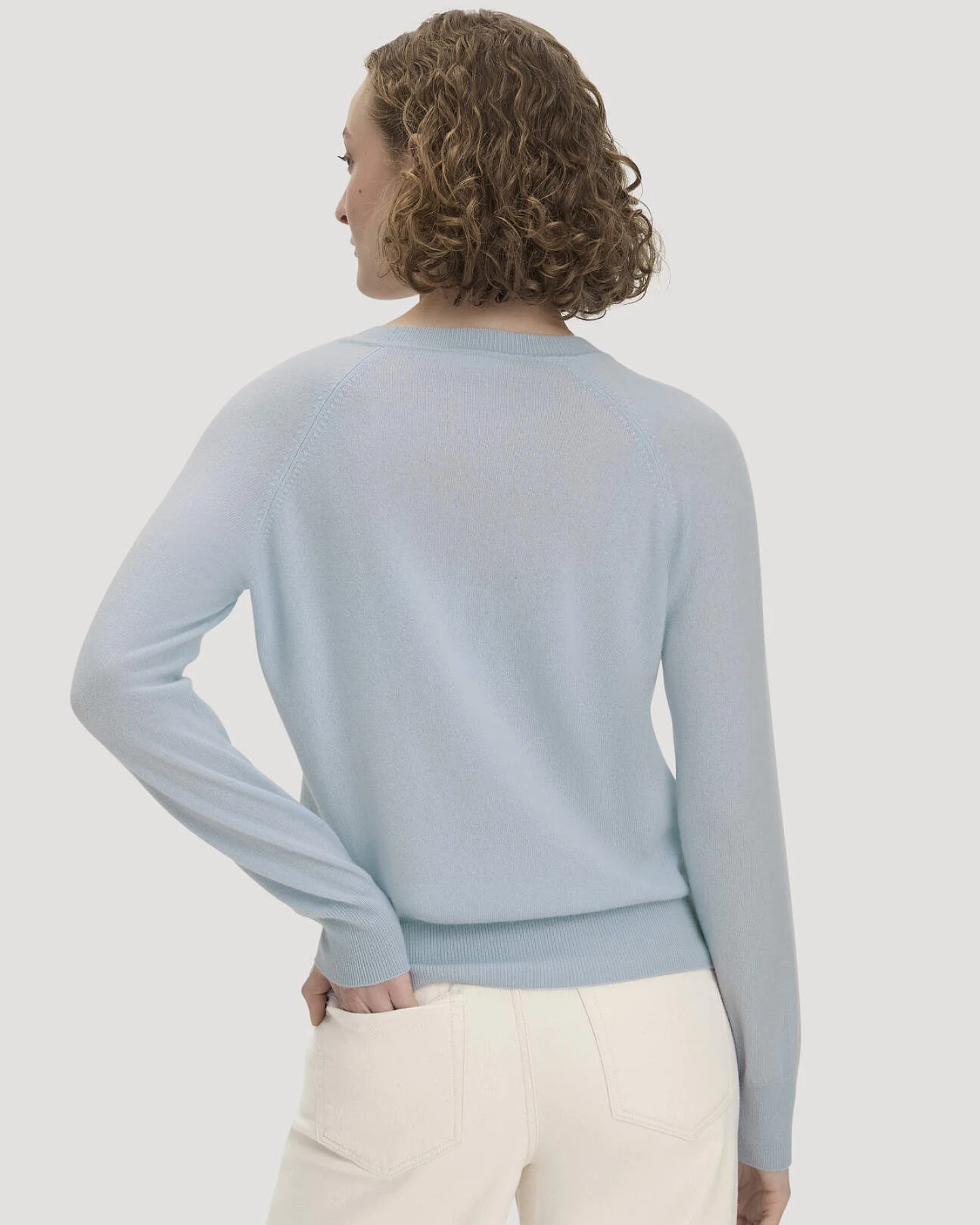 hessnatur Damen Pullover Relaxed BETTER RECYCLING aus Cashmere mit Recycling-Anteil - blau - Größe M – Ansicht 3