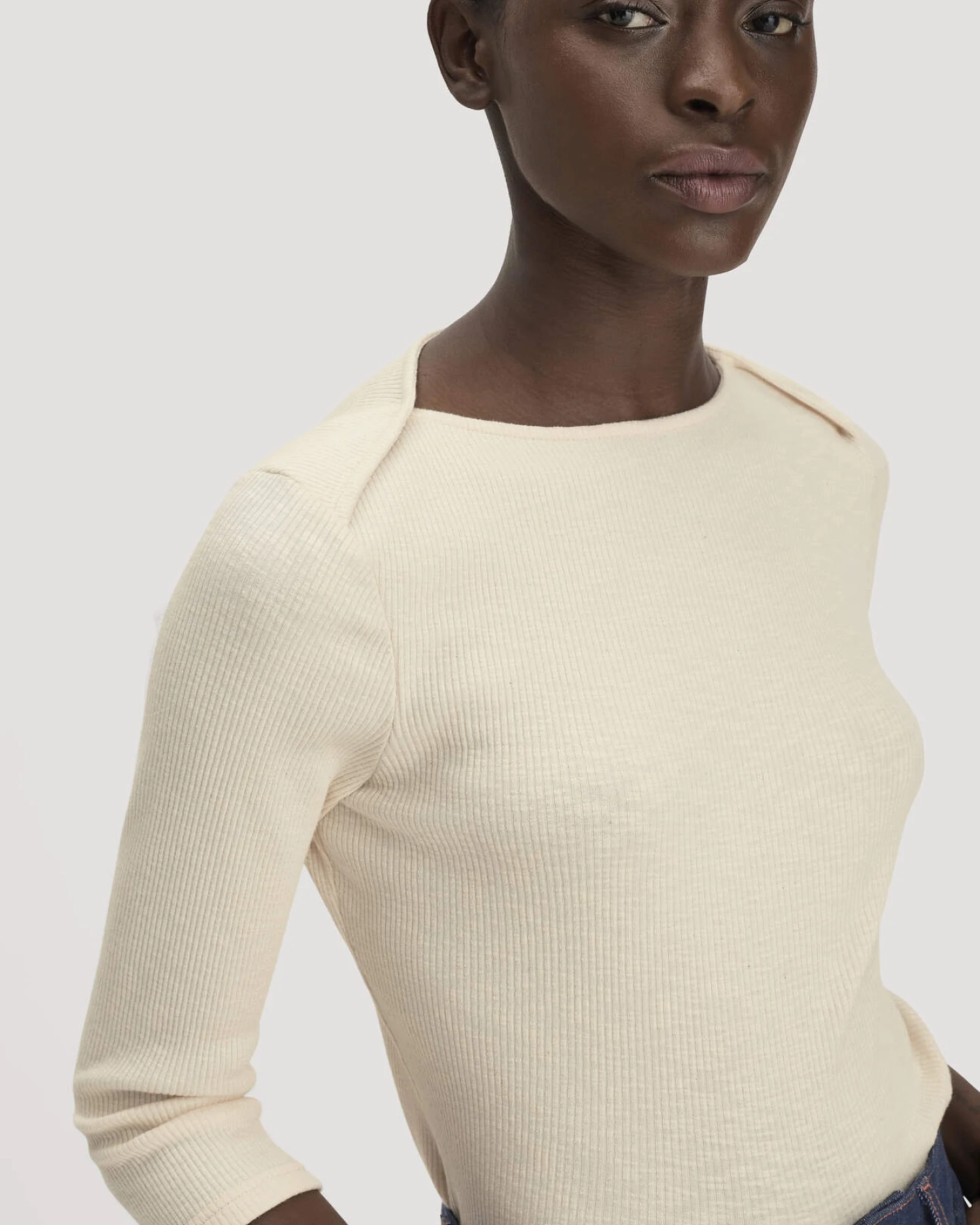 hessnatur Damen Boatneck Longsleeve Slim aus Bio-Baumwolle - weiß - Größe 42 – Ansicht 4