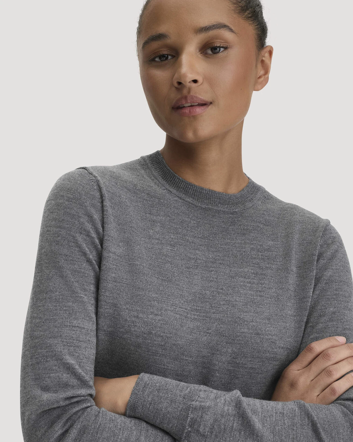 hessnatur Damen Pullover Regular aus Bio-Merinowolle - grau - Größe XXL – Ansicht 4