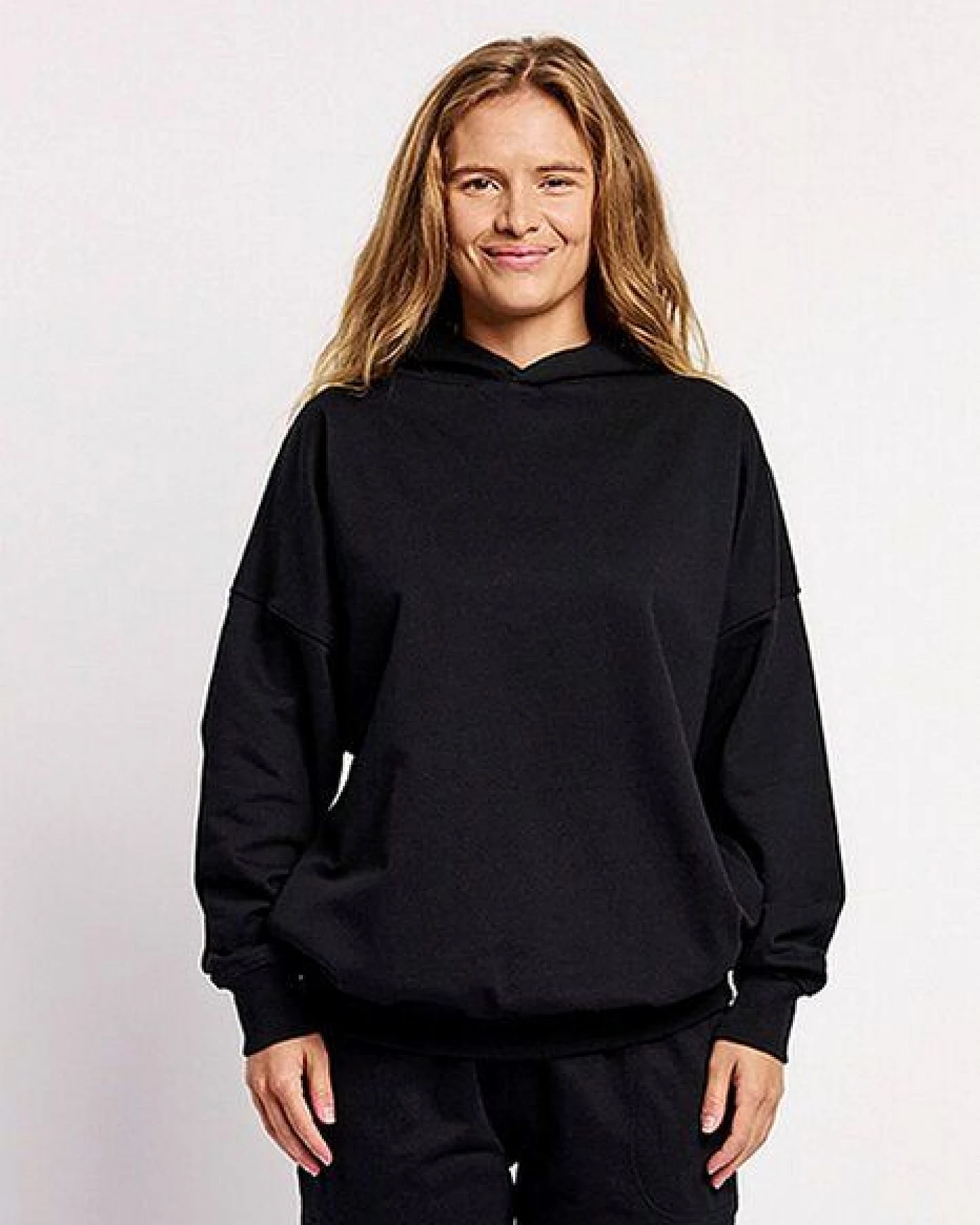Neutral® Oversize Unisex Hoodie Kapuzenpullover mit SeitentaschenTiger Cotton von Neutral Baumwolle in Umstellung zu Bio Baumwolle – Ansicht 2