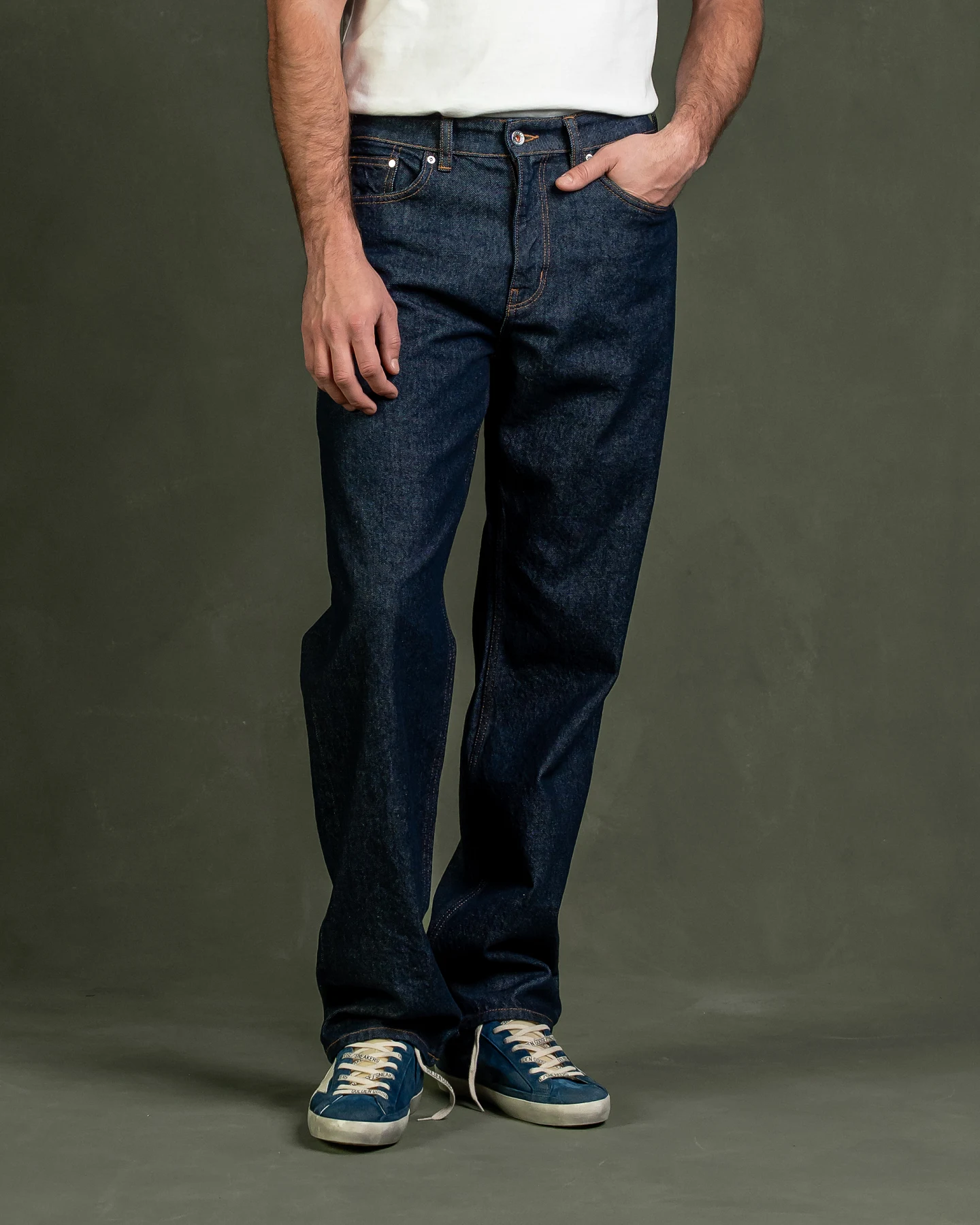 Kuyichi Herren vegan Jeans Larry Loose Rinse – Ansicht 2