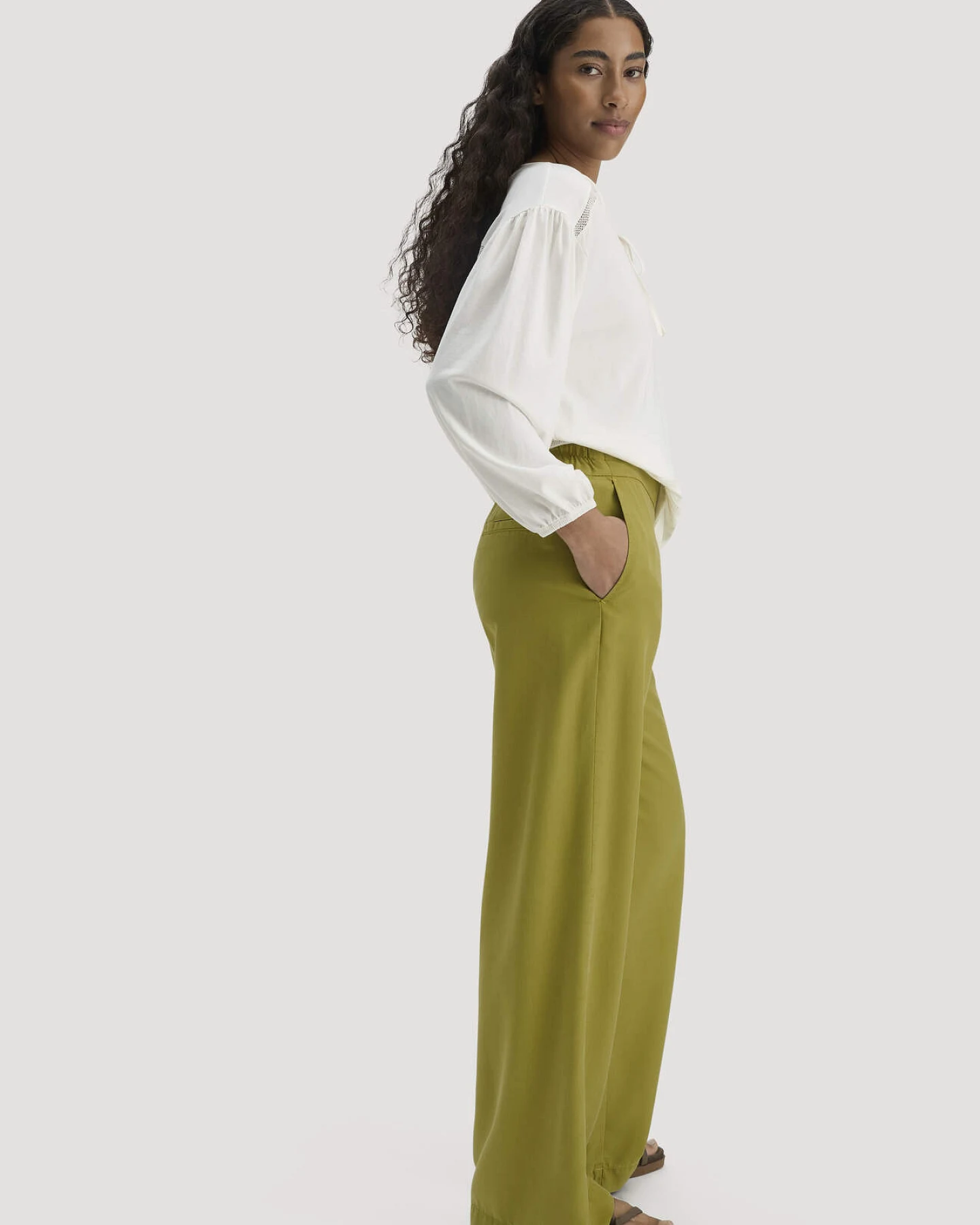 hessnatur Damen Hose Wide Leg aus TENCEL™ Lyocell - grün - Größe 44 – Ansicht 4
