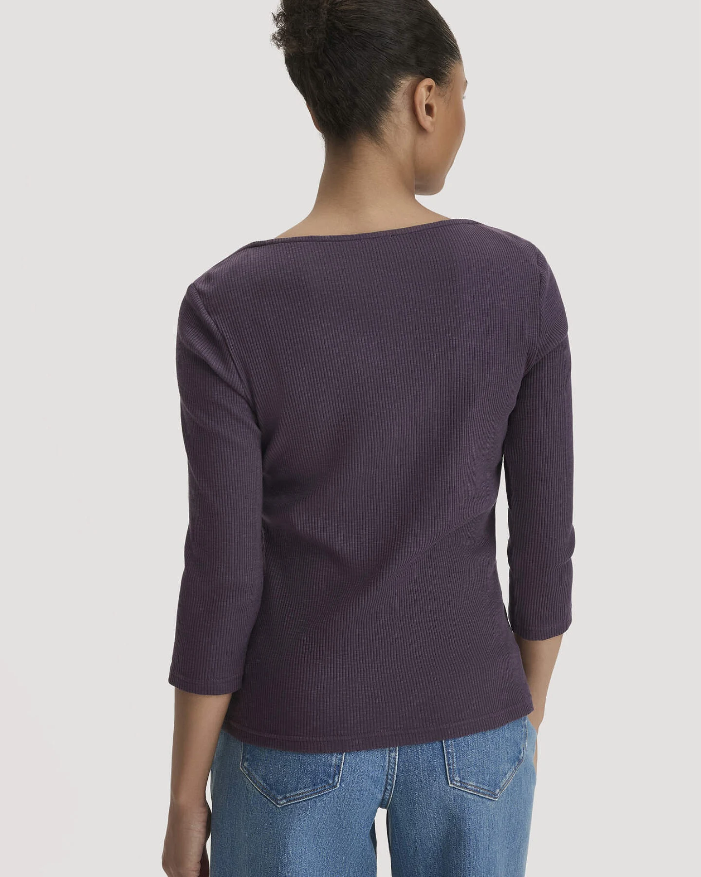 hessnatur Damen Boatneck Longsleeve Slim aus Bio-Baumwolle - lila - Größe 34 – Ansicht 3