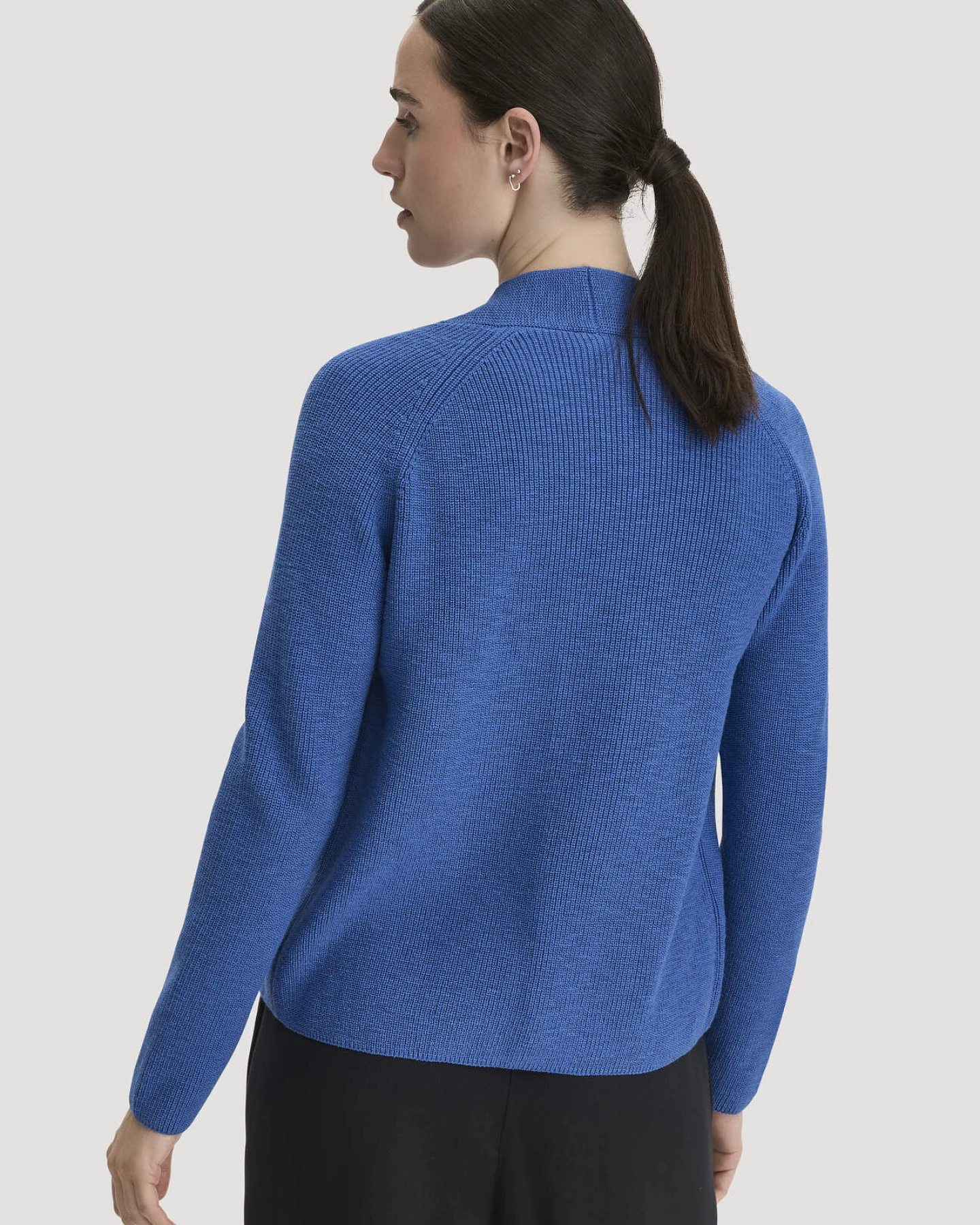 hessnatur Damen Strick Jacke Regular aus Bio-Baumwolle - blau - Größe M – Ansicht 3