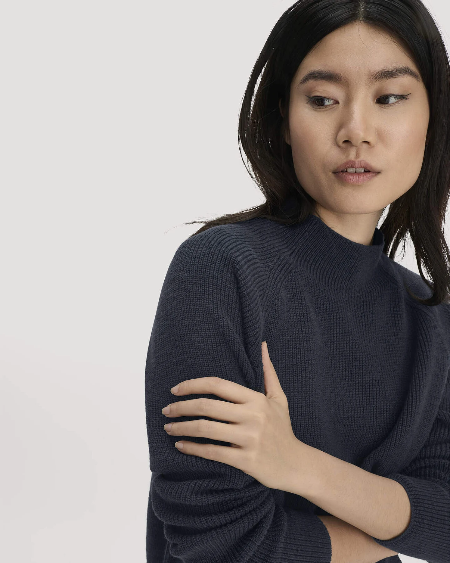 hessnatur Damen Strickpullover Relaxed aus Bio-Baumwolle - blau - Größe M – Ansicht 4