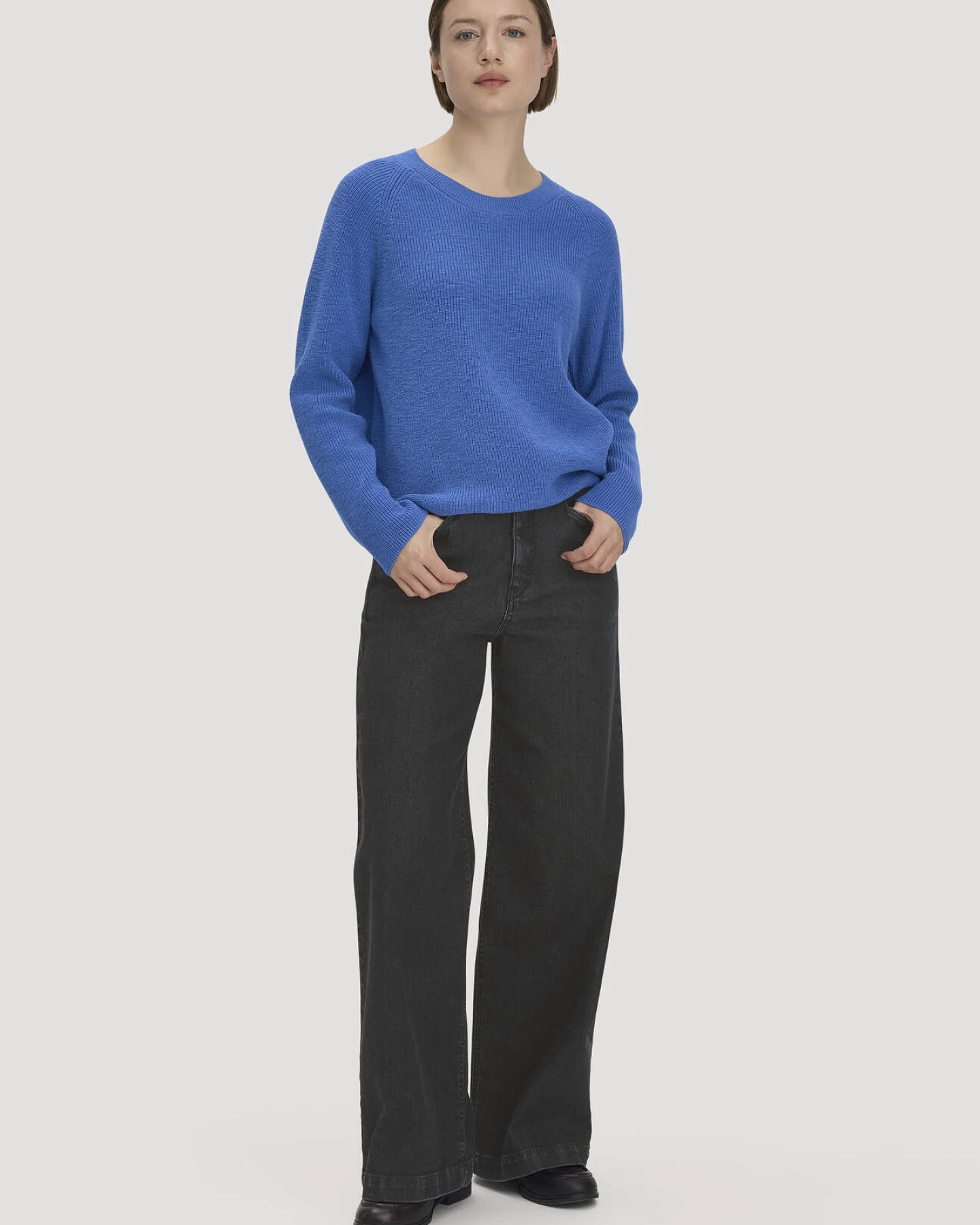 hessnatur Damen Pullover Relaxed aus Bio-Baumwolle - blau - Größe S – Ansicht 2