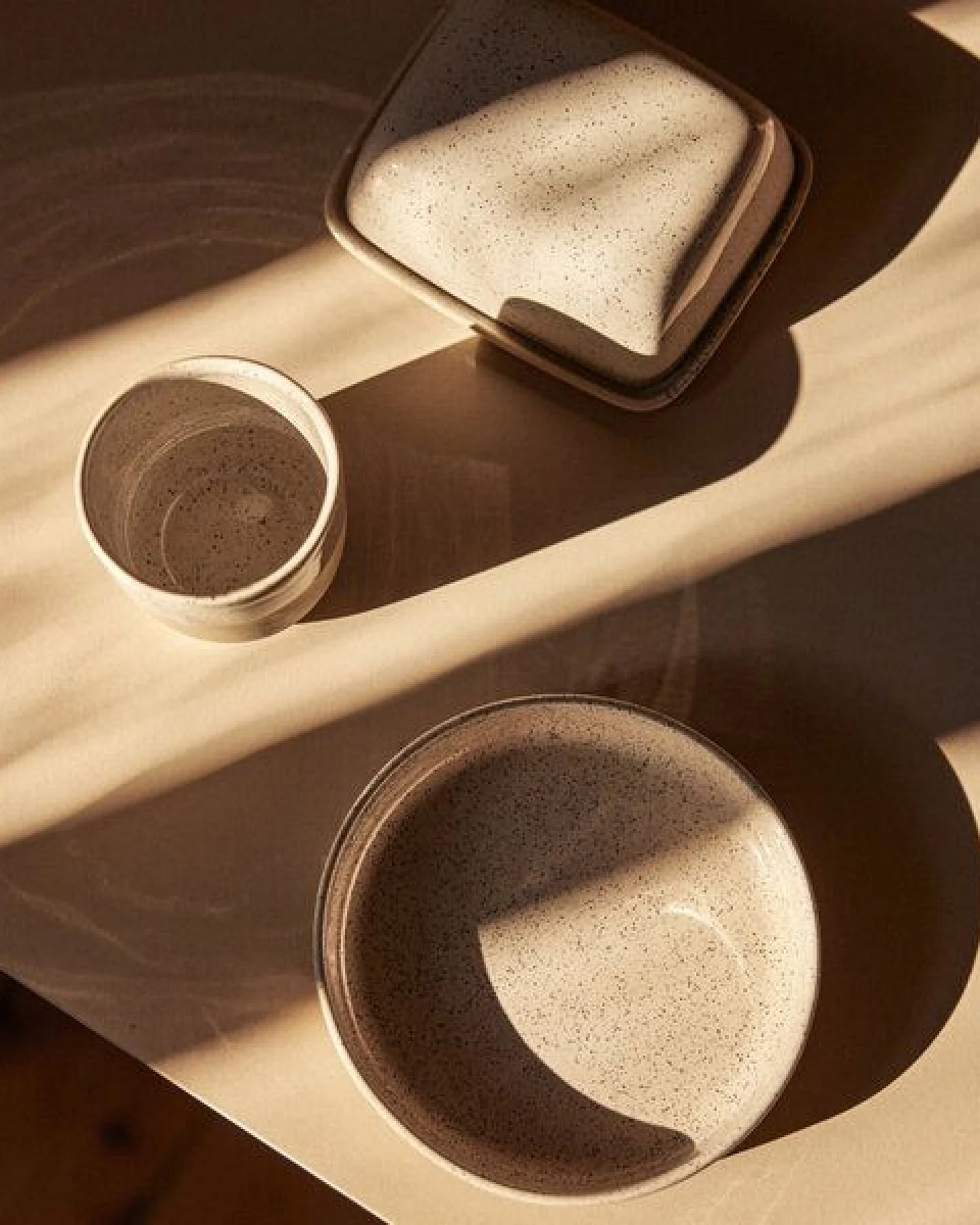 onomao Handgemachte Butterdose 'Manteiga' aus Steinzeug – Ansicht 3