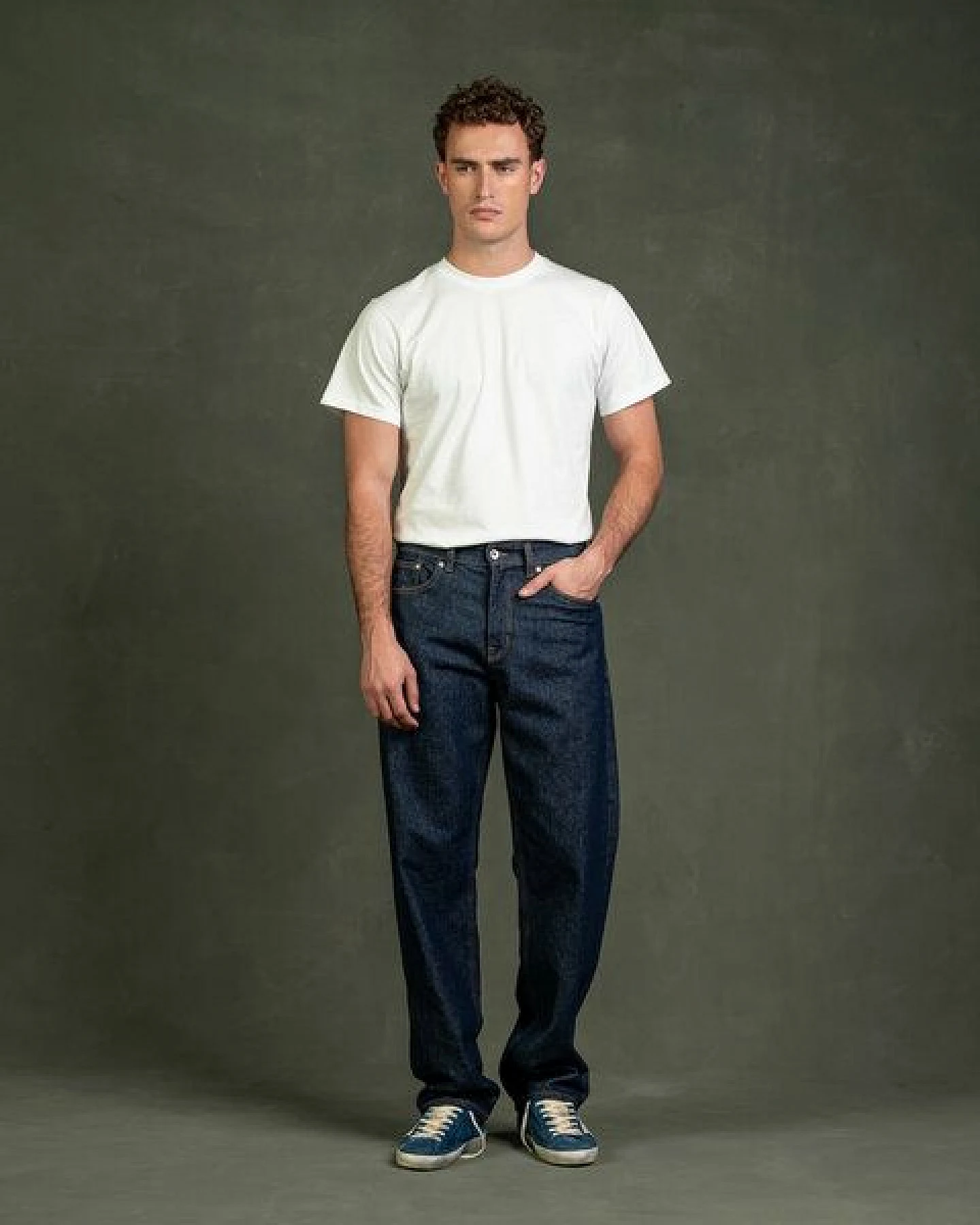 Kuyichi Herren Jeans LARRY Loose Fit aus recycelter Baumwolle – Ansicht 2
