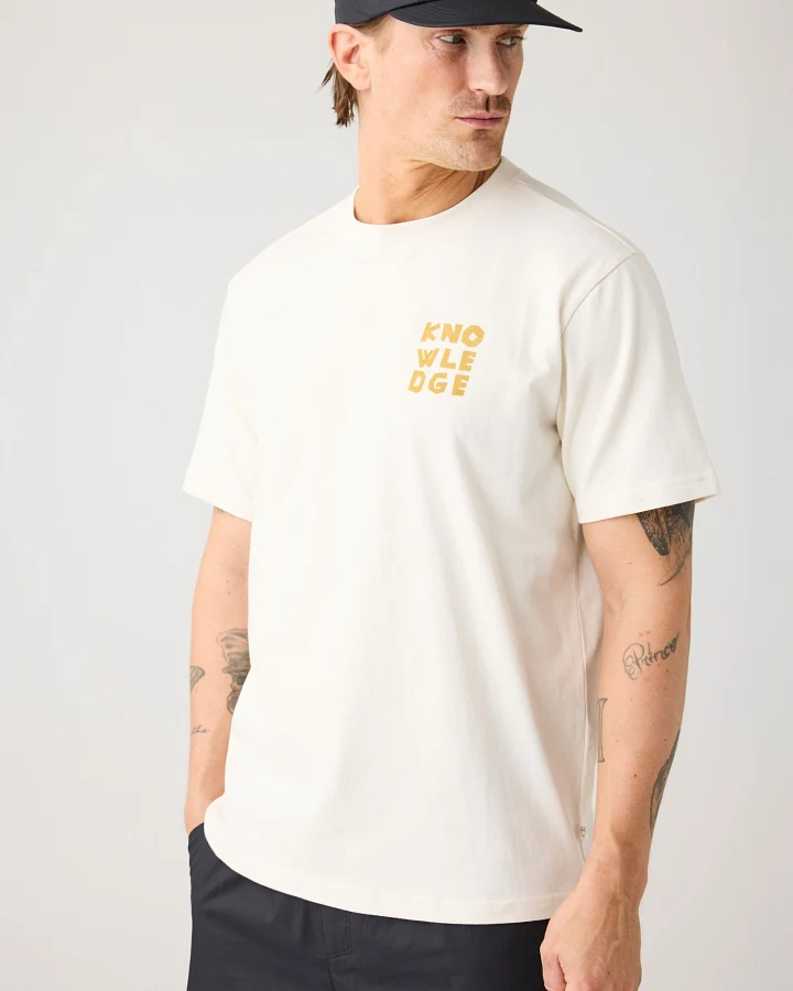 KnowledgeCotton Apparel Herren vegan T-Shirt Brustaufdruck Reiher Weiß