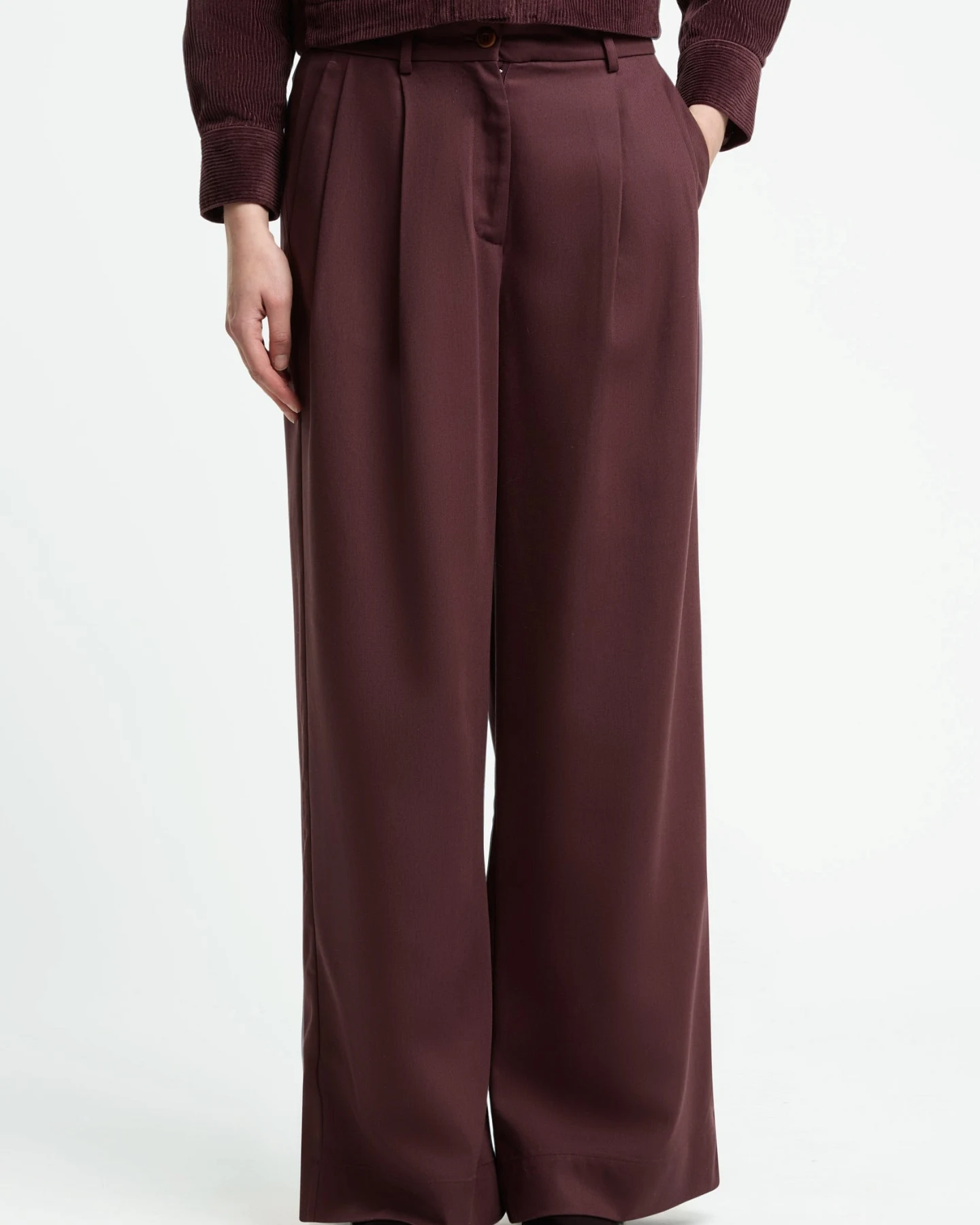 Kings of Indigo Damen vegan Hose Larena Fudge – Ansicht 2