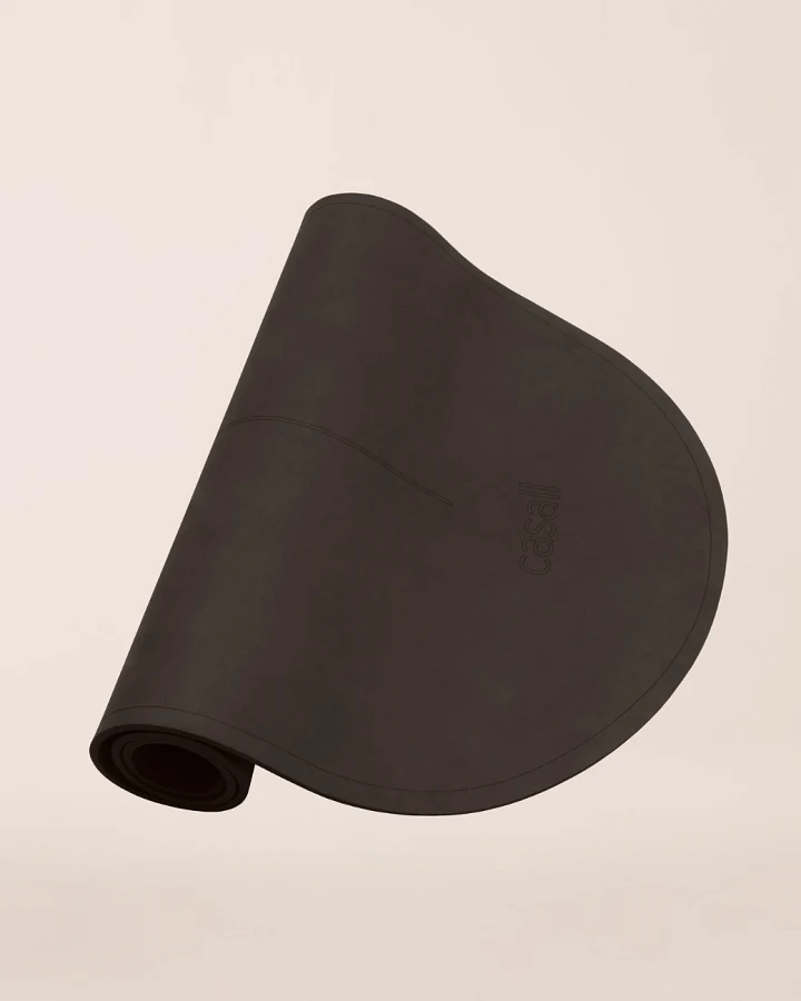 Casall Oval Pilates and Training Mat 8mm - Dark Brown