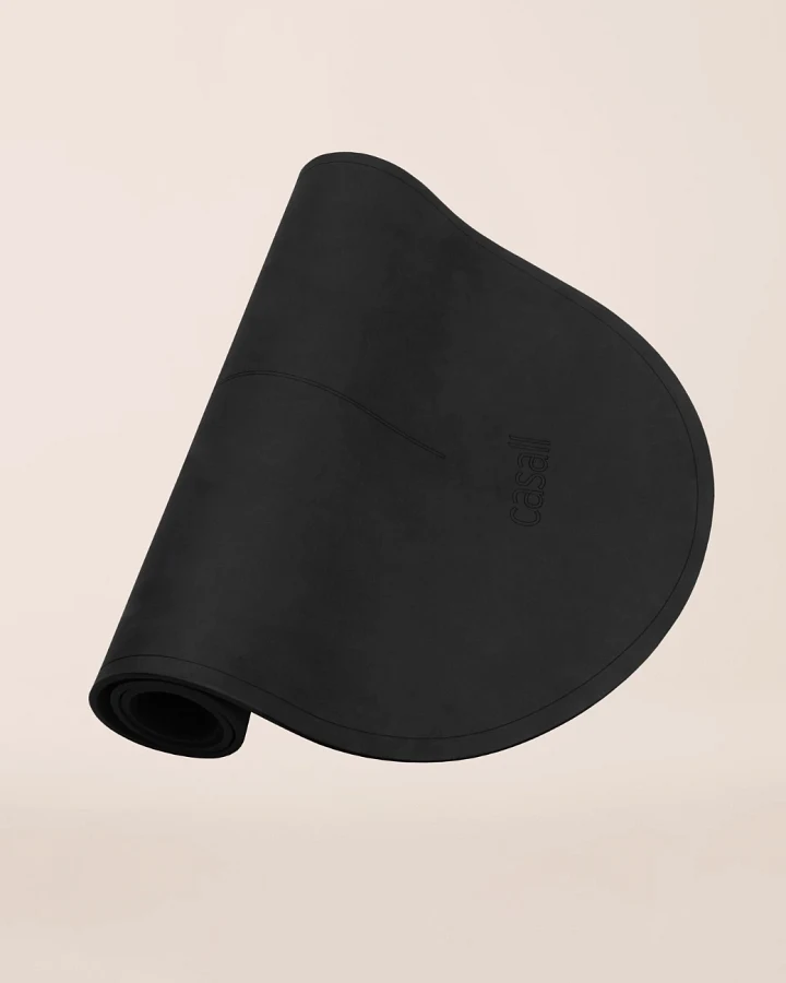 Casall Oval Pilates and Training Mat 8mm - Black