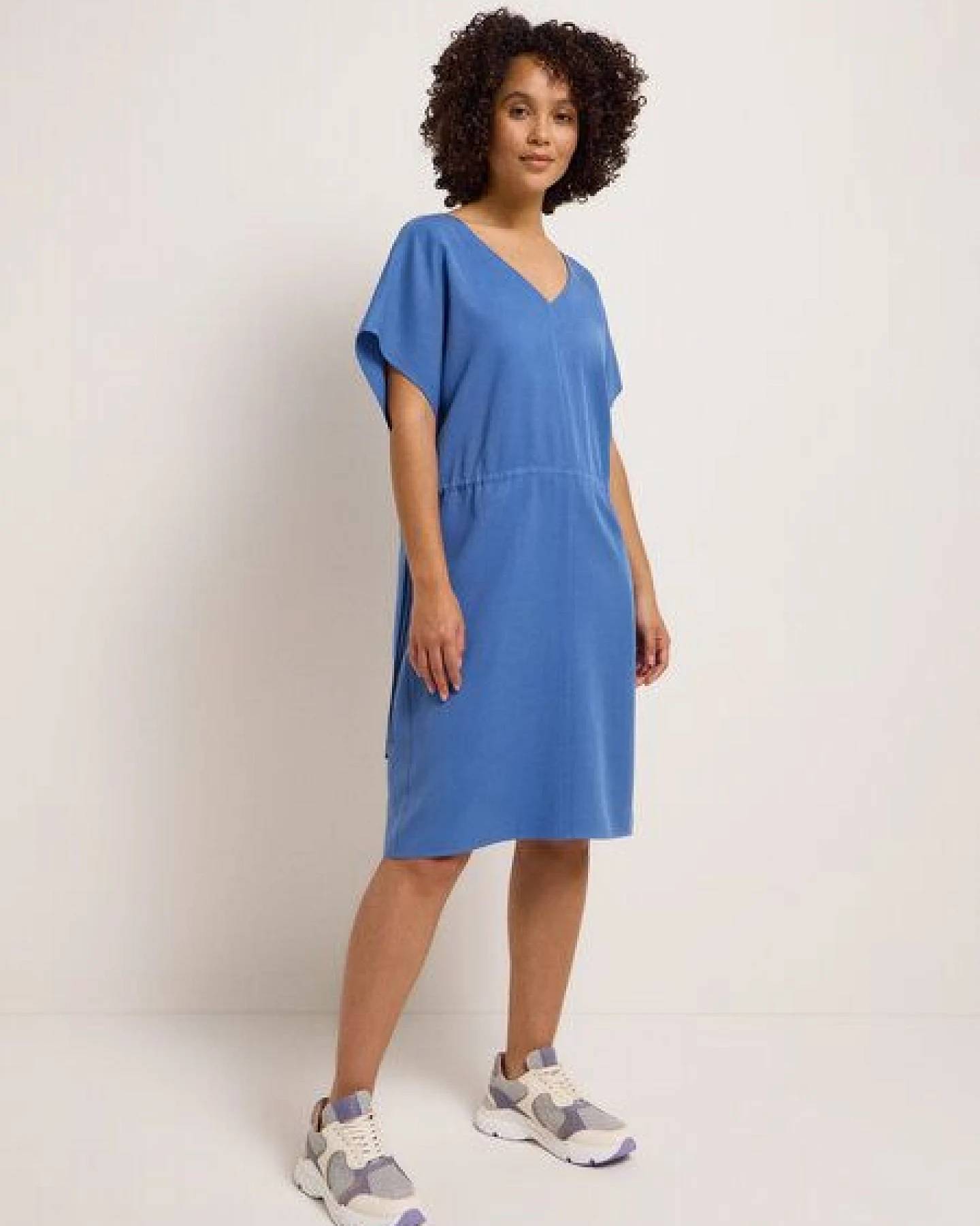 LANIUS Kleid mit V-Ausschnitt aus TENCEL und Bio-Leinen – Ansicht 3