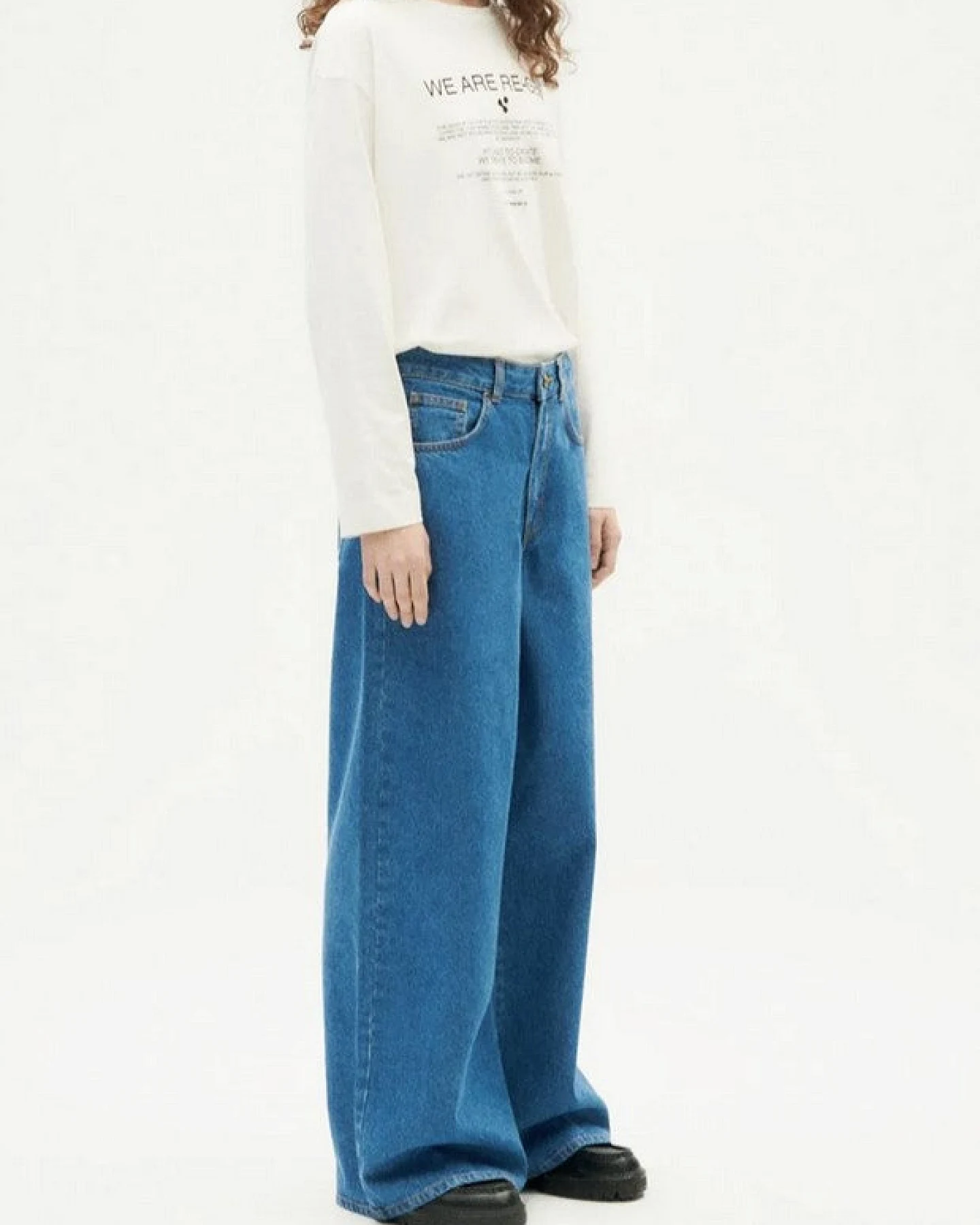 Thinking MU Damen vegan Jeans Weites Bein Hedda Denim Blau – Ansicht 2