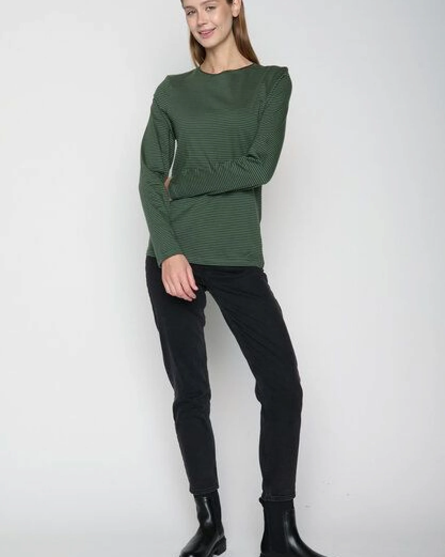 GREENBOMB Basic Yummy - Sportliches Longsleeve aus Bio-Baumwolle / GOTS / Fair & Vegan – Ansicht 2
