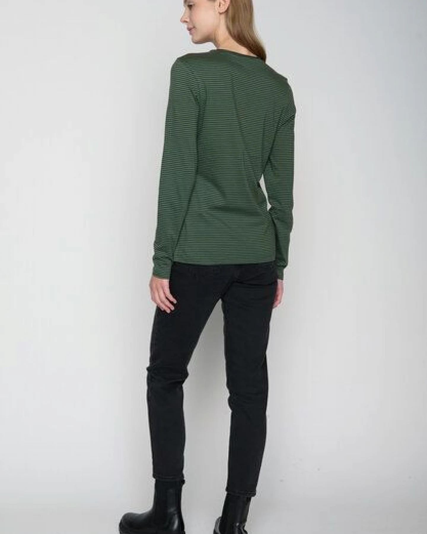 GREENBOMB Basic Yummy - Sportliches Longsleeve aus Bio-Baumwolle / GOTS / Fair & Vegan – Ansicht 4