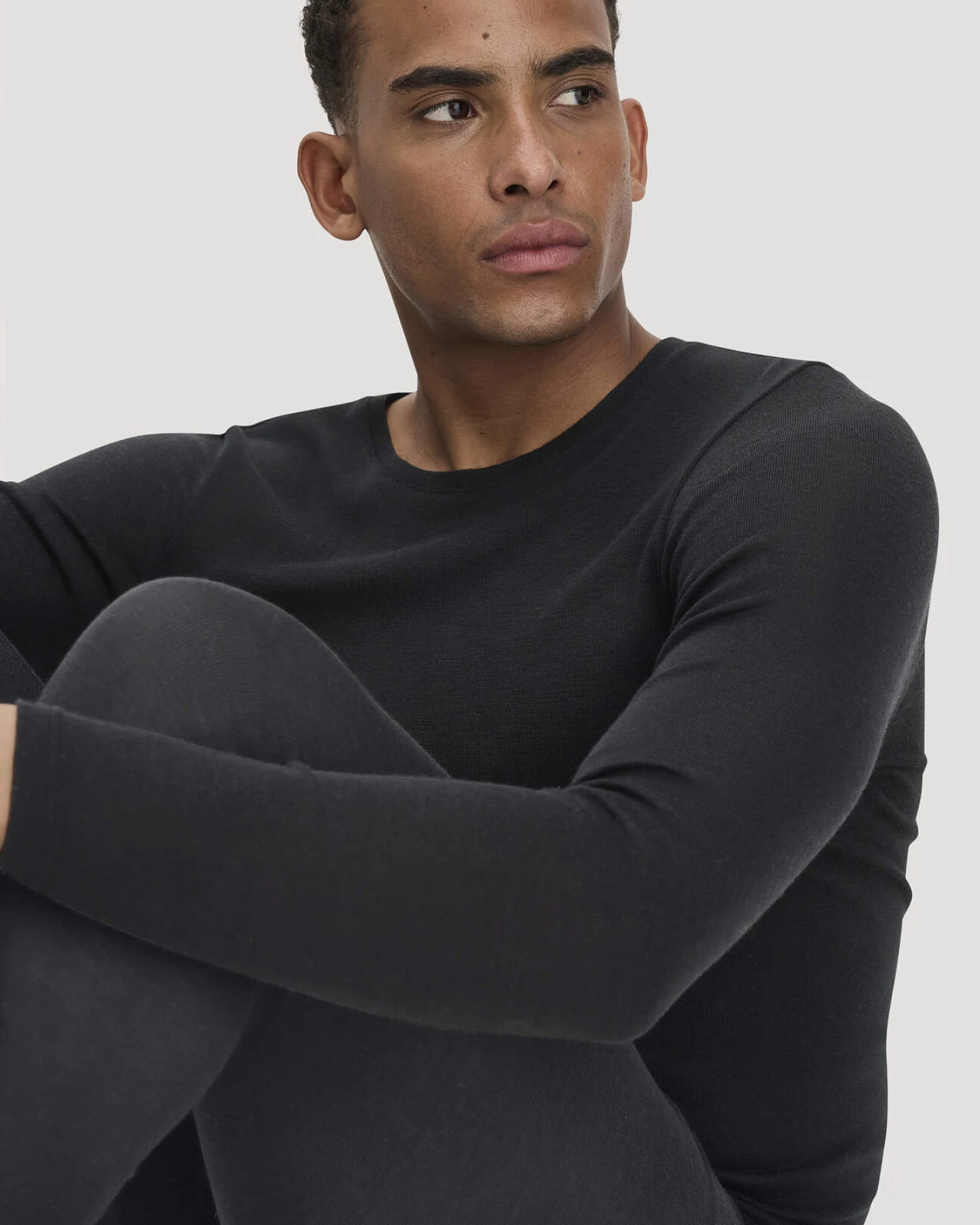 hessnatur Herren Longsleeve PURE FUNCTION aus Bio-Merinowolle und Seide - schwarz - Größe XL – Ansicht 2