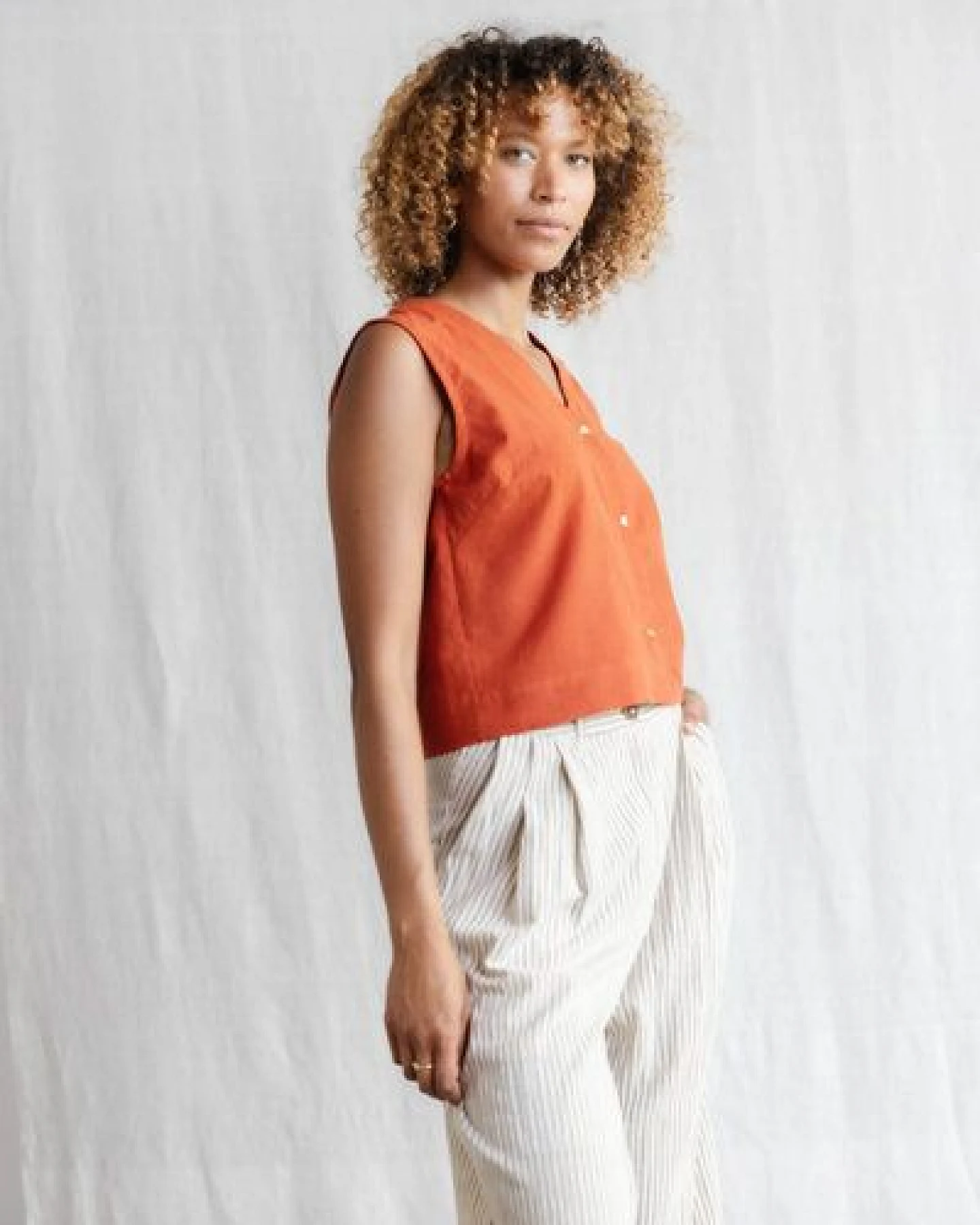 Jyoti - Fair Works Bio-Baumwoll Top Chatania – Ansicht 2