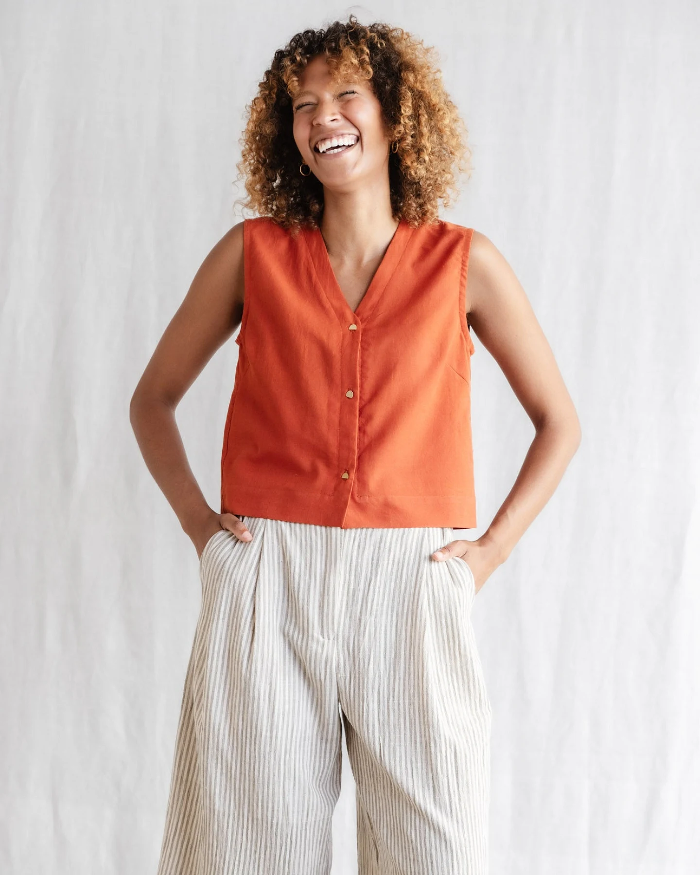 Jyoti - Fair Works Damen vegan Top Chatania Terrakotta – Ansicht 2