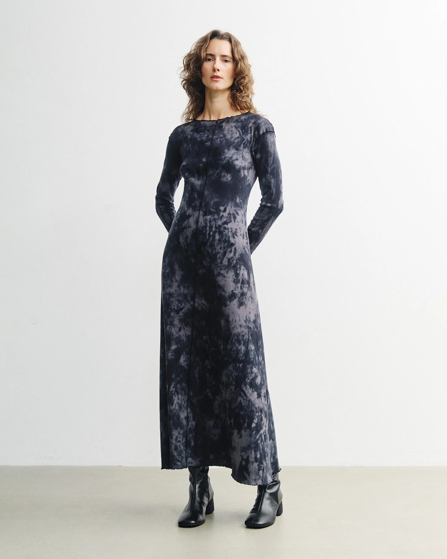 Rotholz Damen vegan Kleid Mit Biesen Schwarz, Batik – Ansicht 2