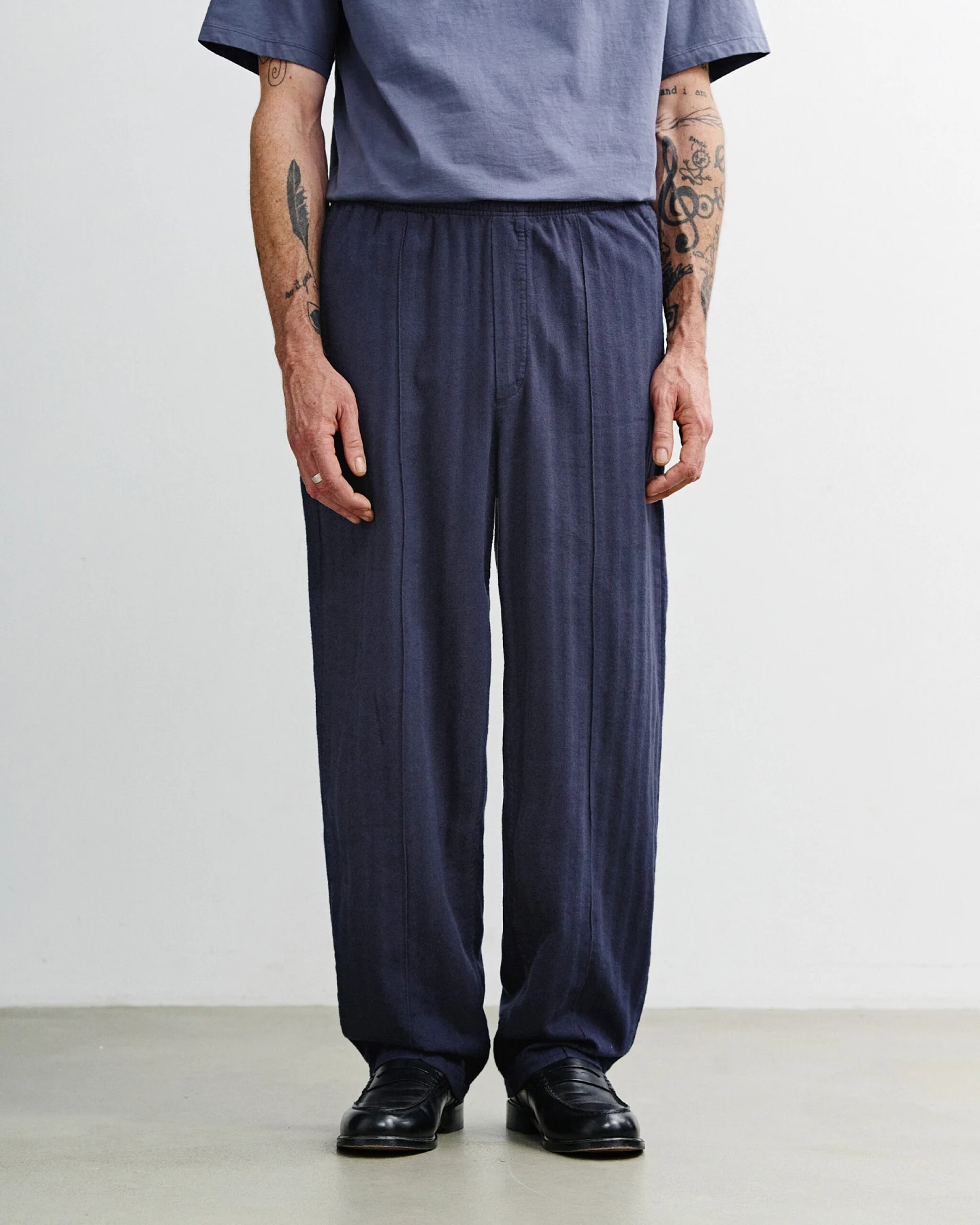 Rotholz Herren vegan Hose Weit Geschnitten Mit Falten Blau – Ansicht 2