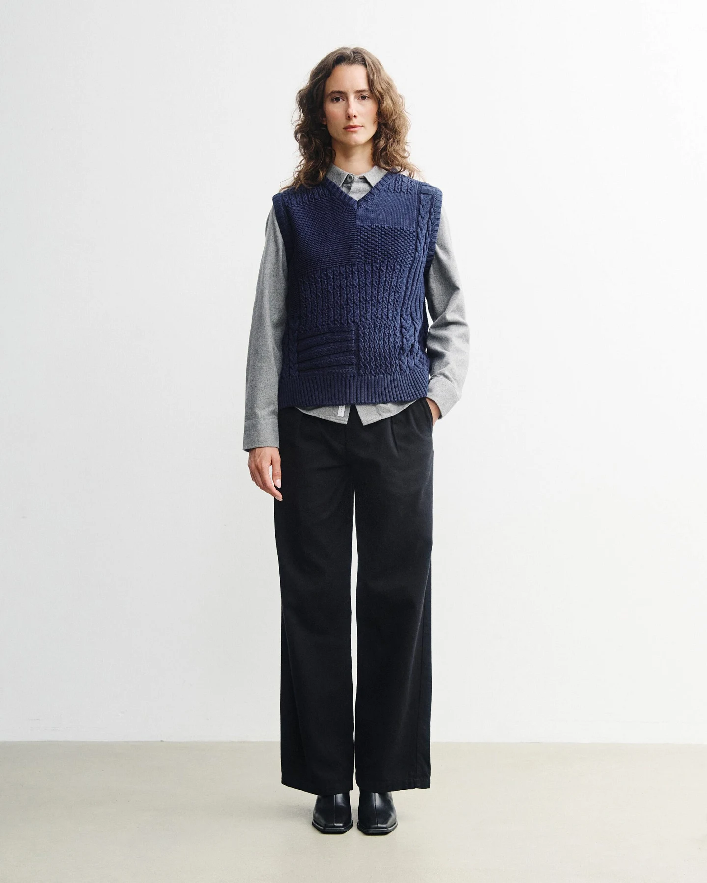 Rotholz Damen vegan Gestrickte Weste Im Patchwork-Stil, Dunkelblau – Ansicht 2