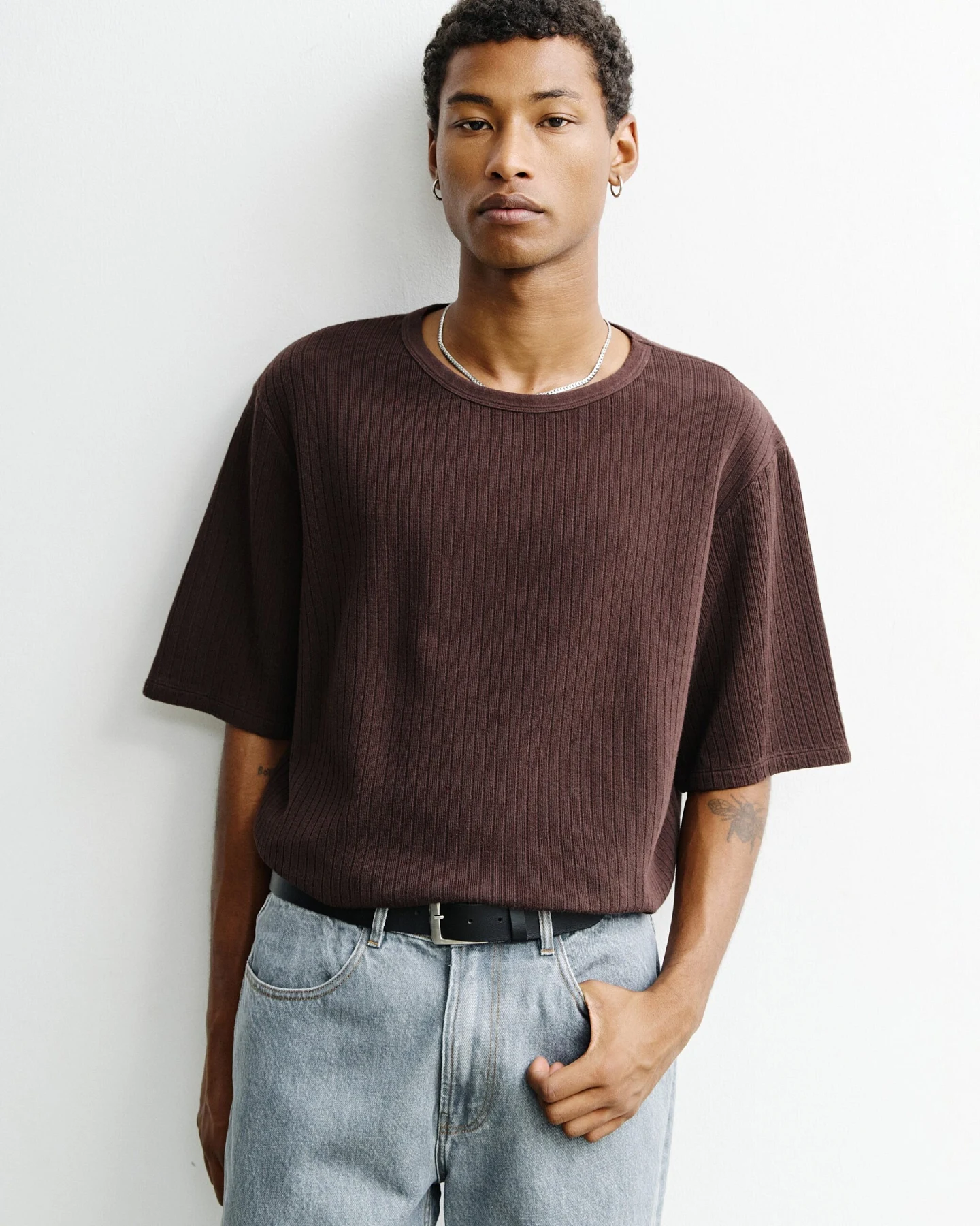 Rotholz Herren vegan T-Shirt Mit Rippstrick Dunkelbraun – Ansicht 2
