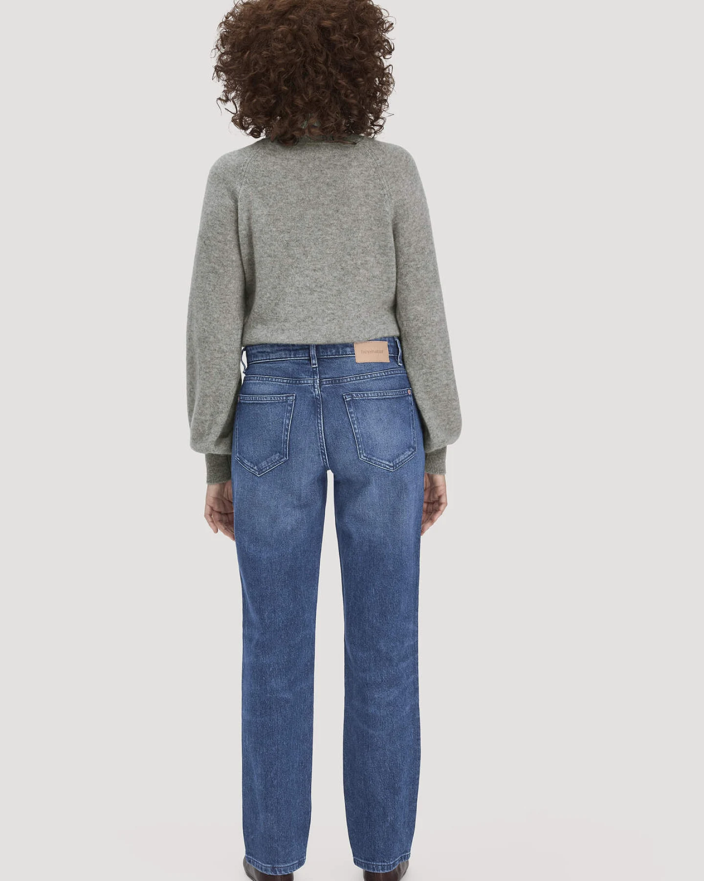 hessnatur Damen Jeans MARIE Straight aus Bio-Denim - blau - Größe 31/30 – Ansicht 2