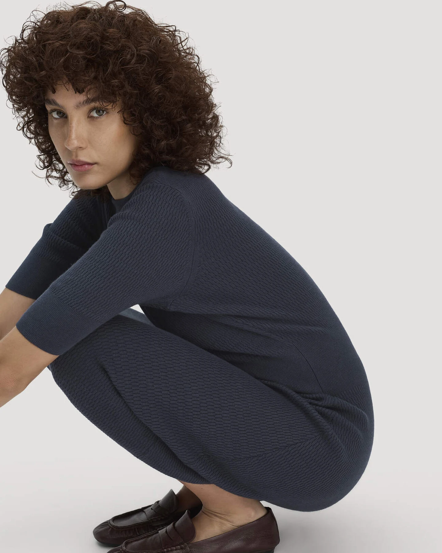 hessnatur Damen Strick Kleid Regular aus Bio-Baumwolle und Wolle - blau - Größe XXL – Ansicht 4