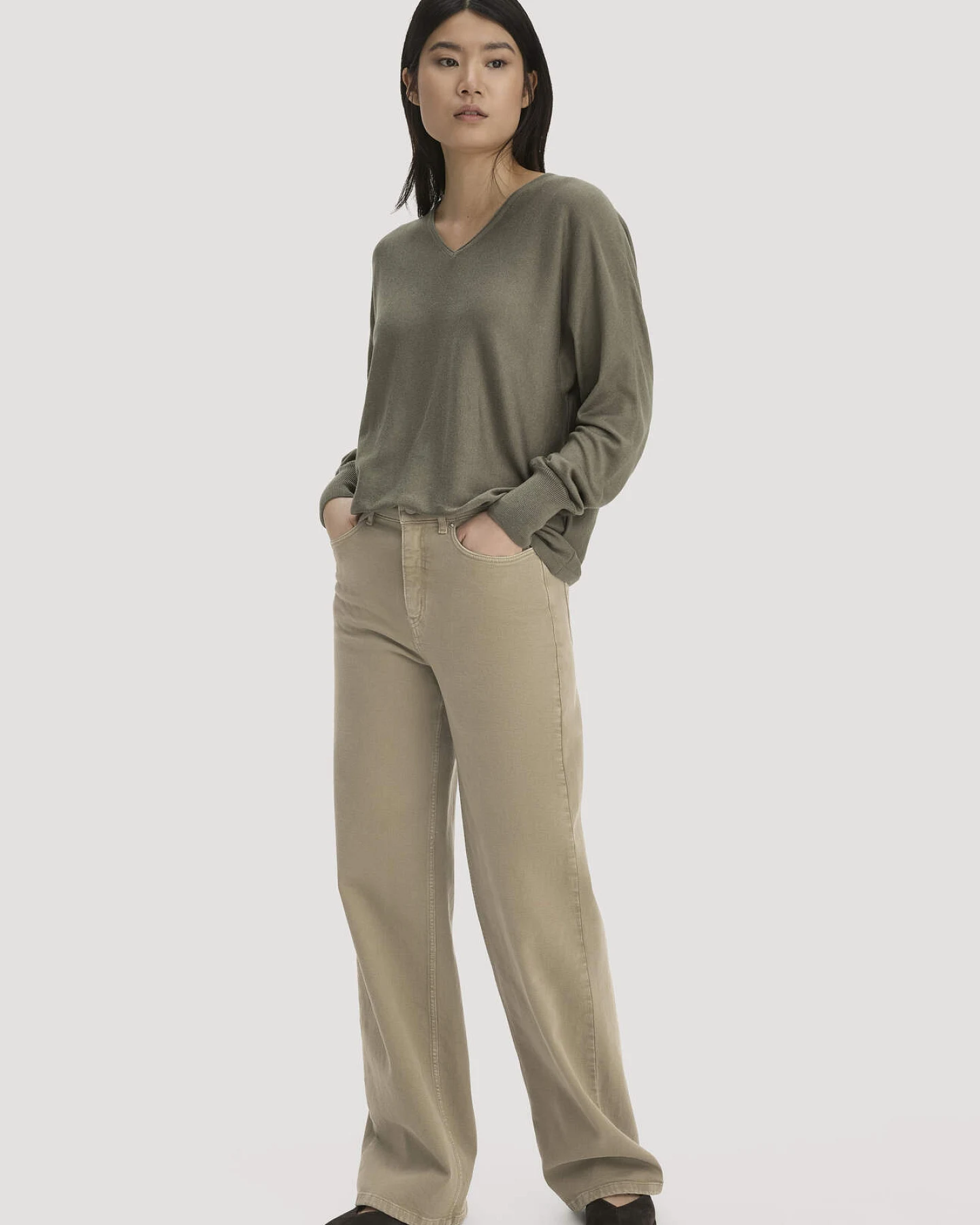 hessnatur Damen Pullover Oversize aus TENCEL™ Lyocell und Bio-Baumwolle - grün - Größe L – Ansicht 2
