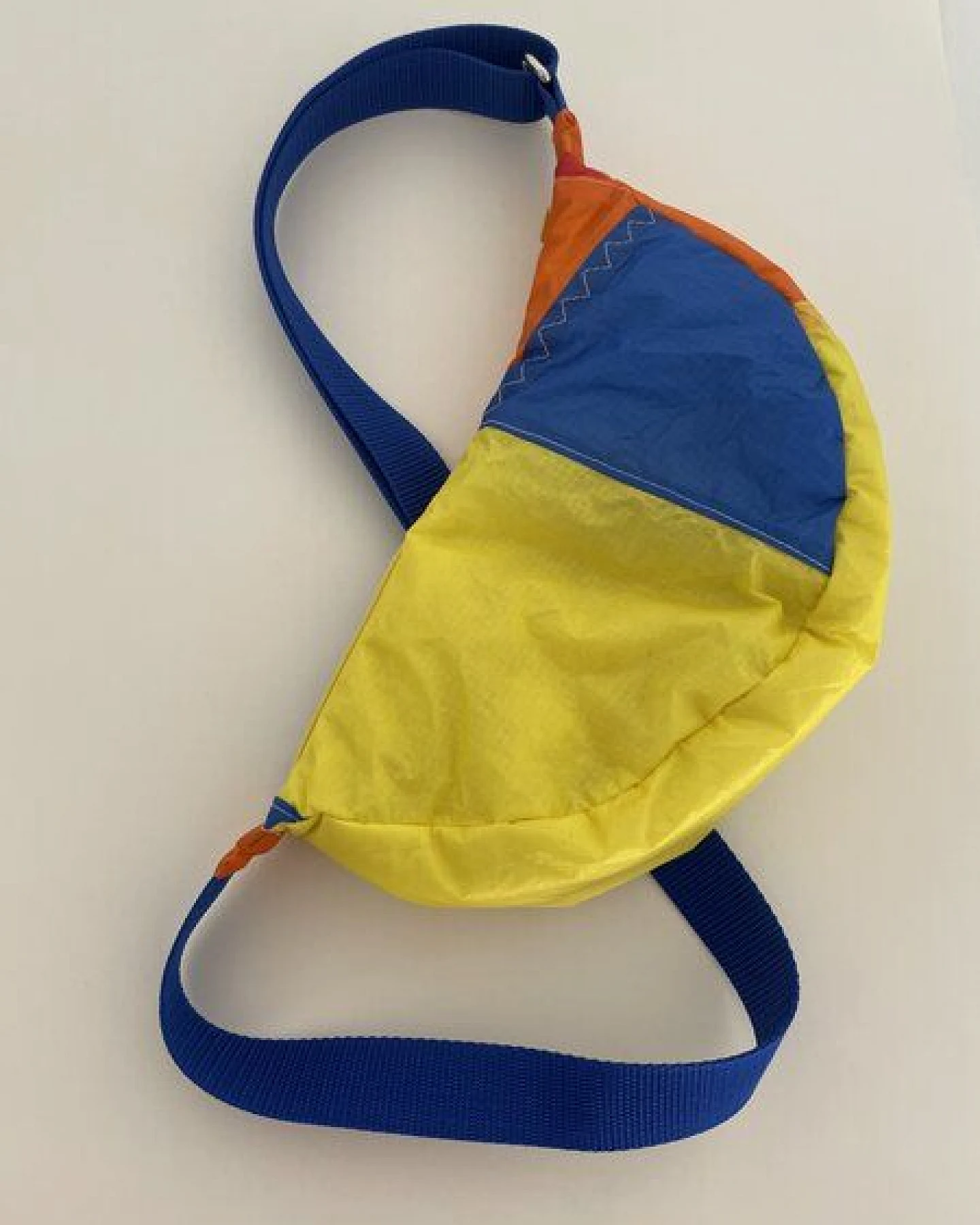 Skrabak Upcycling-Bauchtasche aus Segeltuch (handgefertigte Unikate) – Ansicht 2