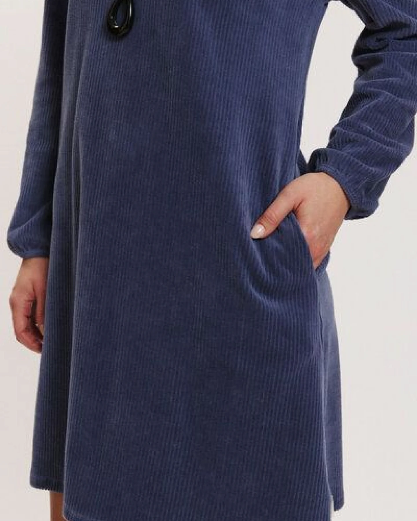 TRANQUILLO Nickicord-Kleid Maaia aus GOTS-Bio-Baumwolle – Ansicht 3