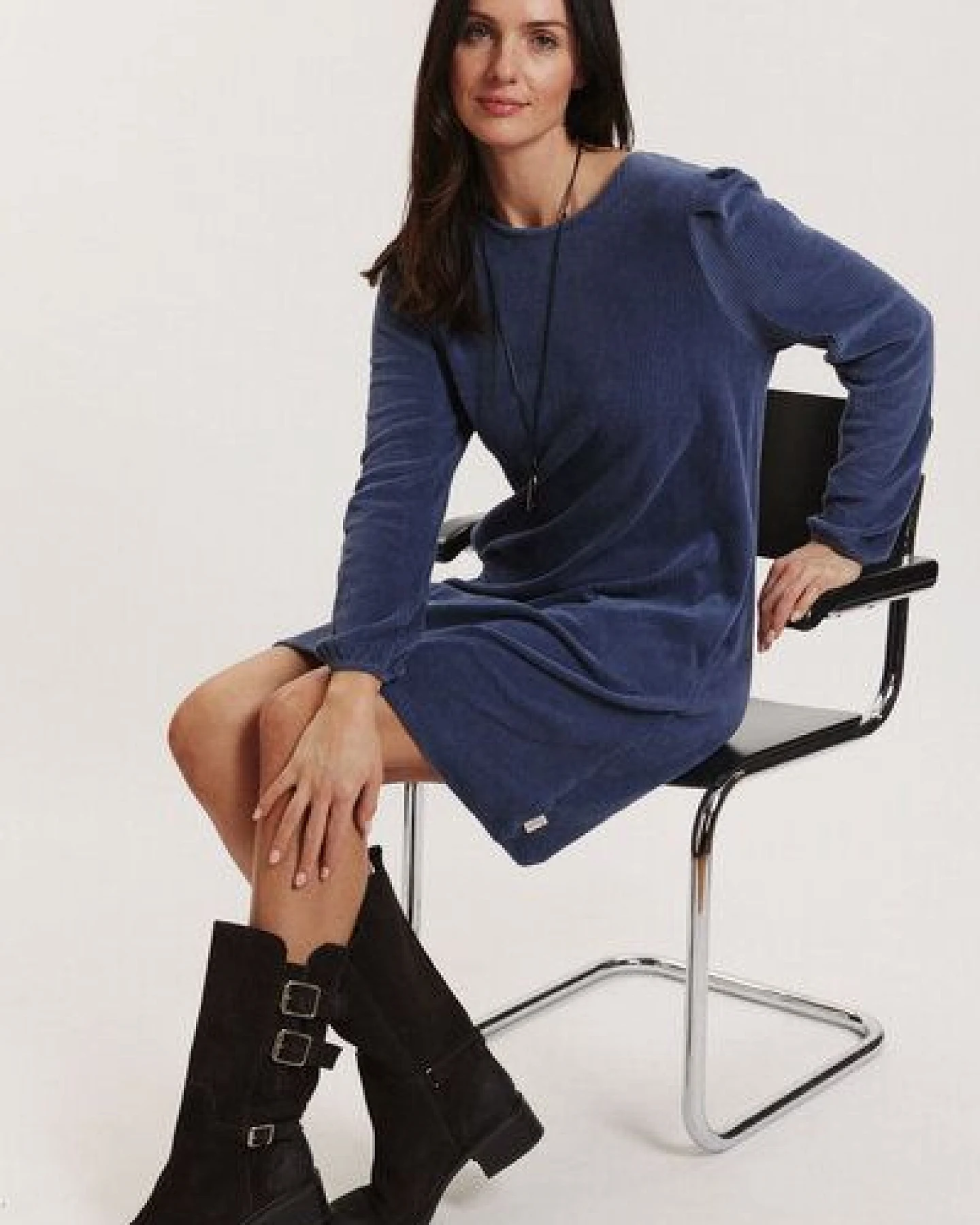 TRANQUILLO Nickicord-Kleid Maaia aus GOTS-Bio-Baumwolle – Ansicht 4