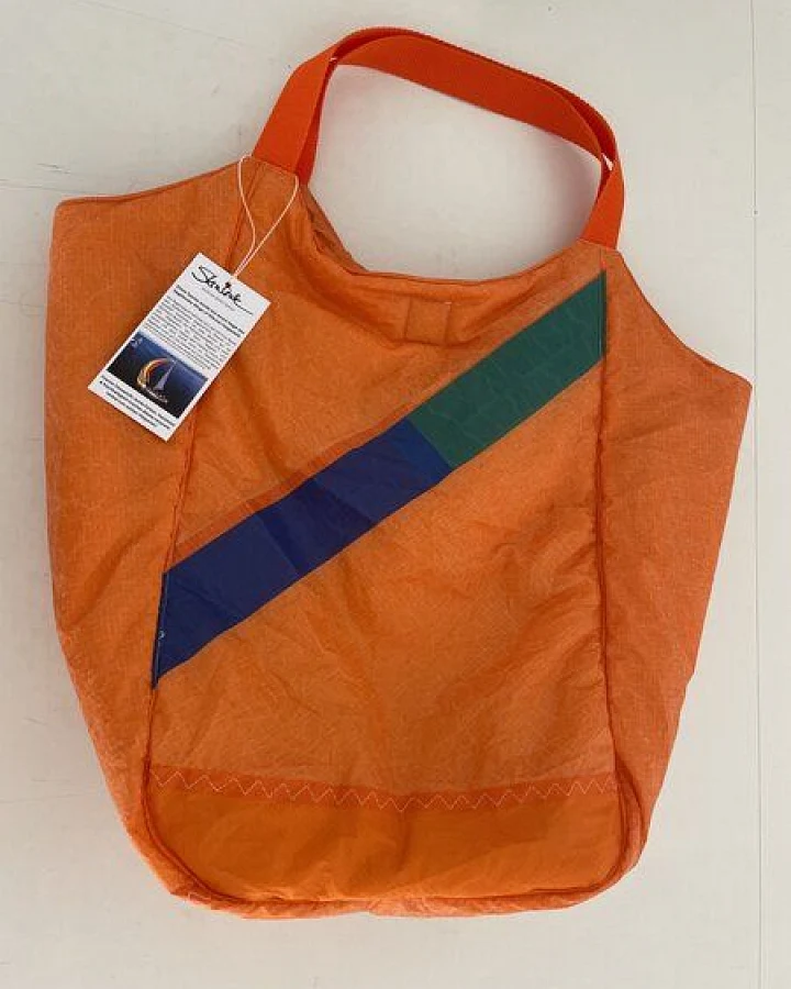 Skrabak Upcycling-Tasche aus Segeltuch (handgefertigte Unikate)