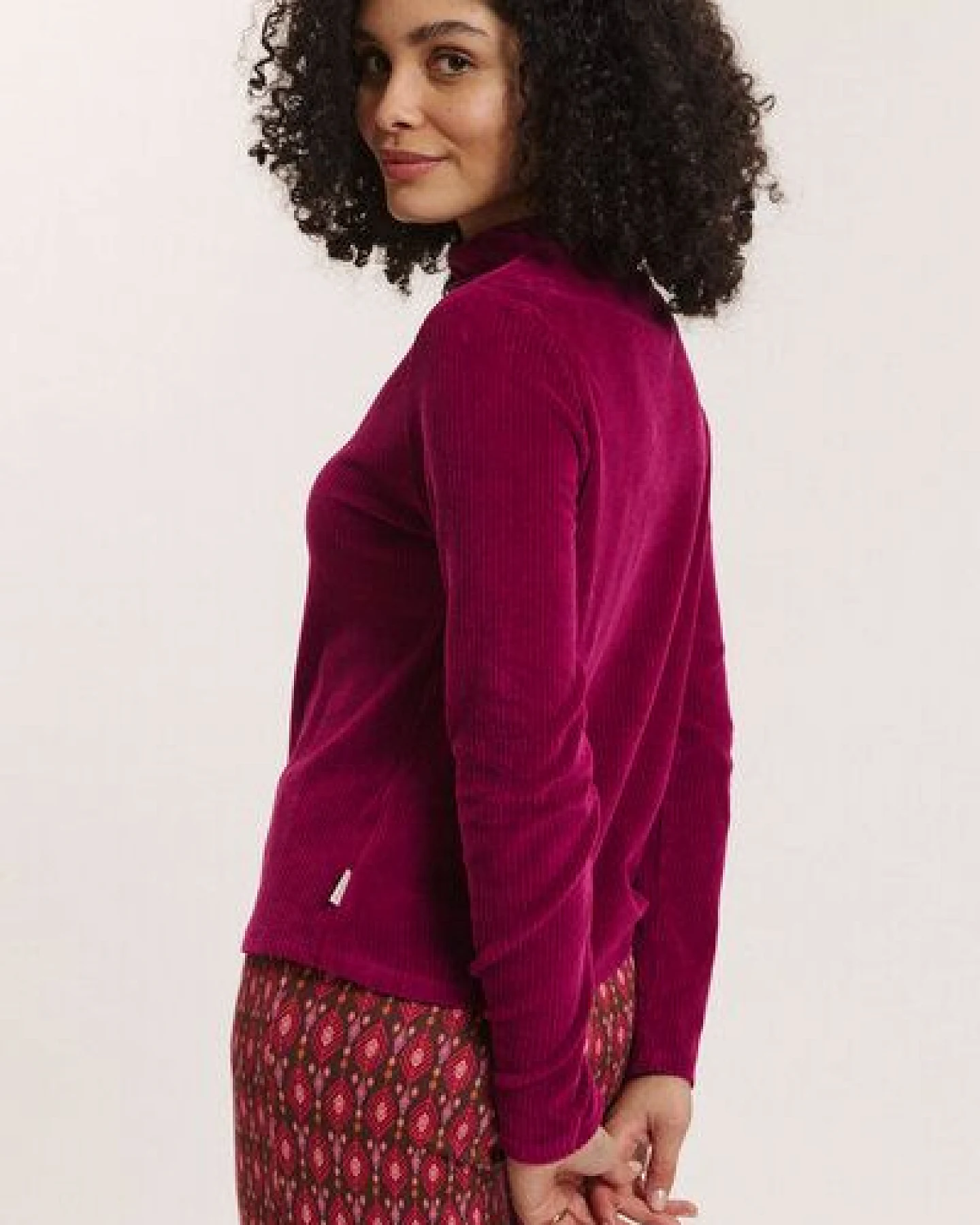 TRANQUILLO Nickicord-Sweatshirt Selinaa aus GOTS-Bio-Baumwolle – Ansicht 2