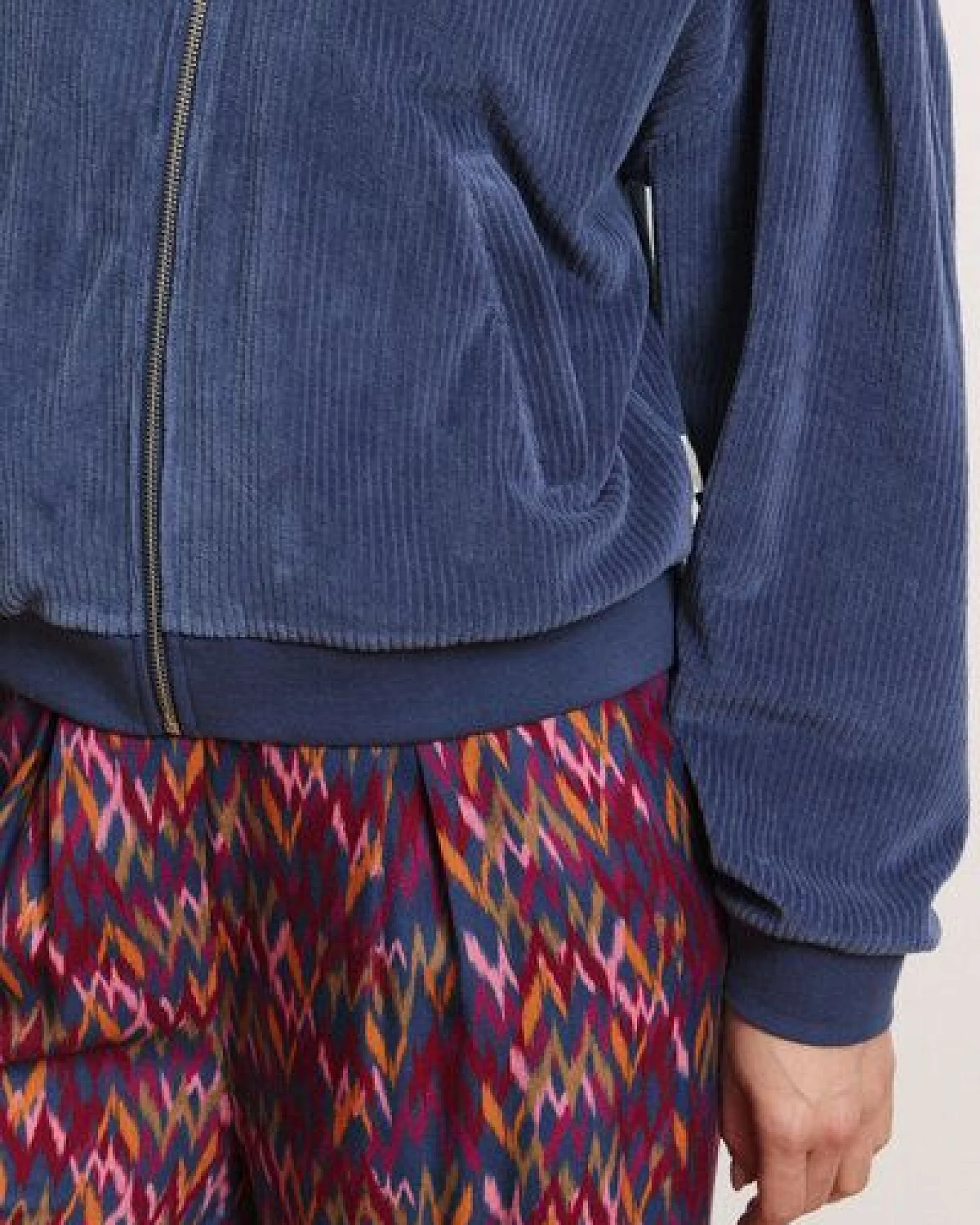 TRANQUILLO Nickicord-Jacke Aminaa aus GOTS-Bio-Baumwolle – Ansicht 3