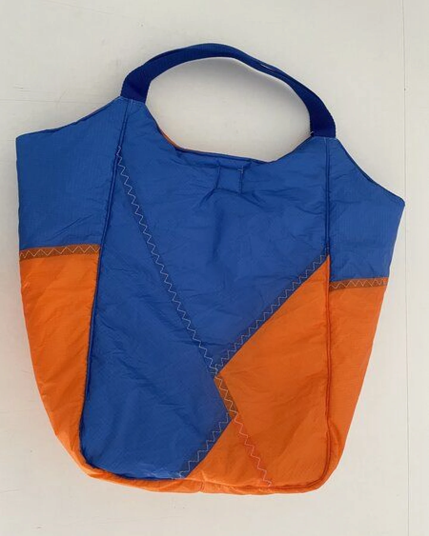 Skrabak Upcycling-Tasche aus Segeltuch (handgefertigte Unikate) – Ansicht 2