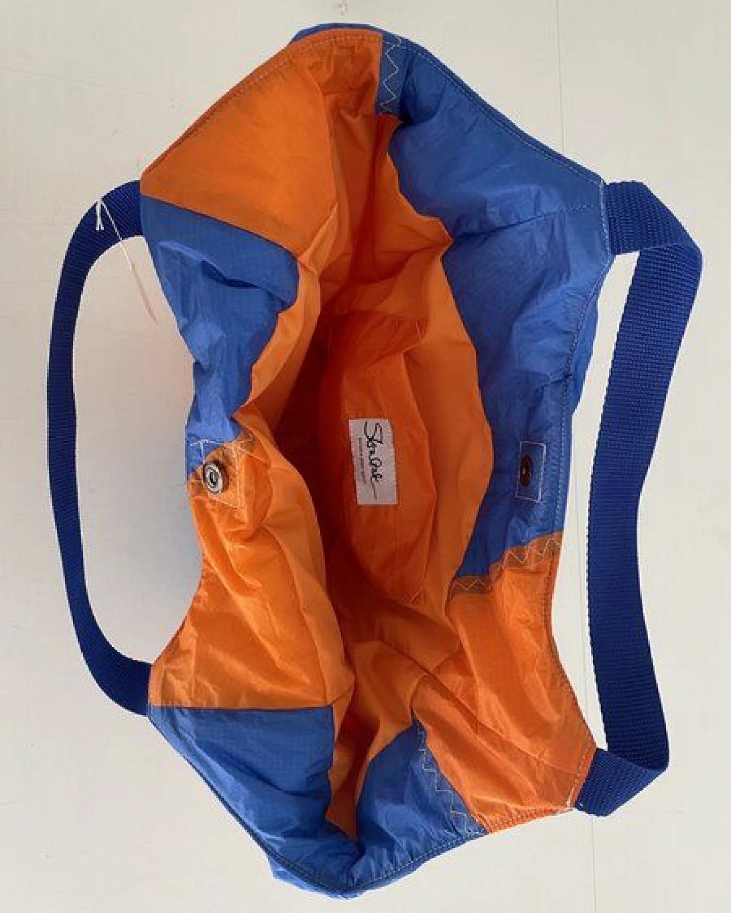 Skrabak Upcycling-Tasche aus Segeltuch (handgefertigte Unikate) – Ansicht 4