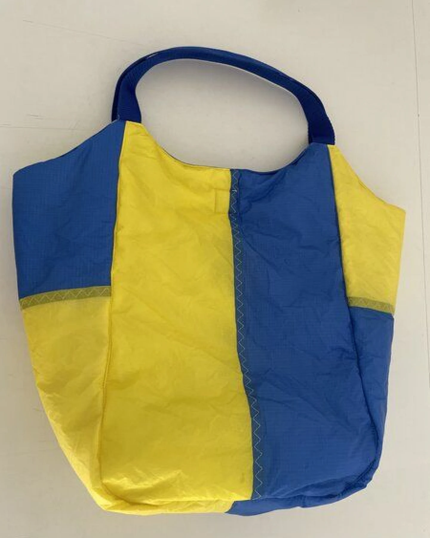 Skrabak Upcycling-Tasche aus Segeltuch (handgefertigte Unikate) – Ansicht 2